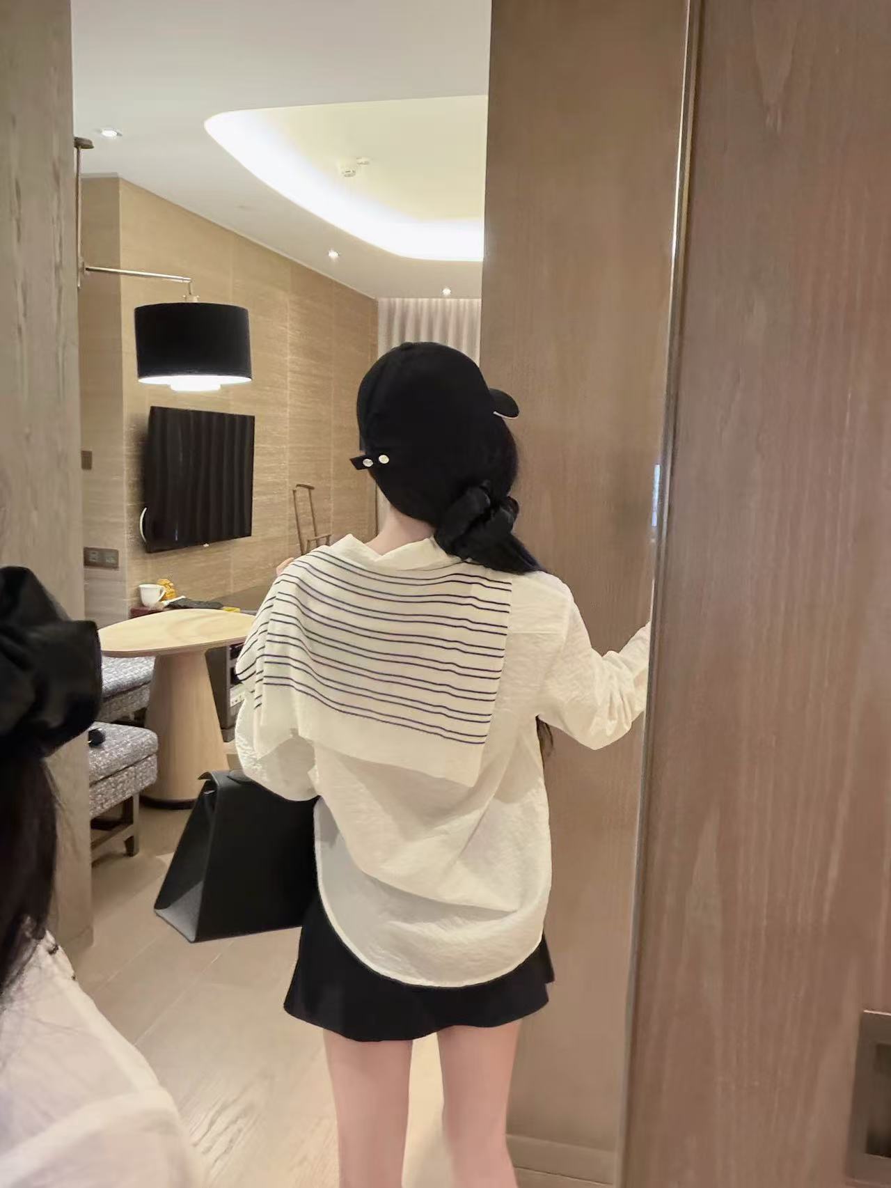 CHANE1 ダブルCシャツ＋スカーフ【50％割引+送料無料】