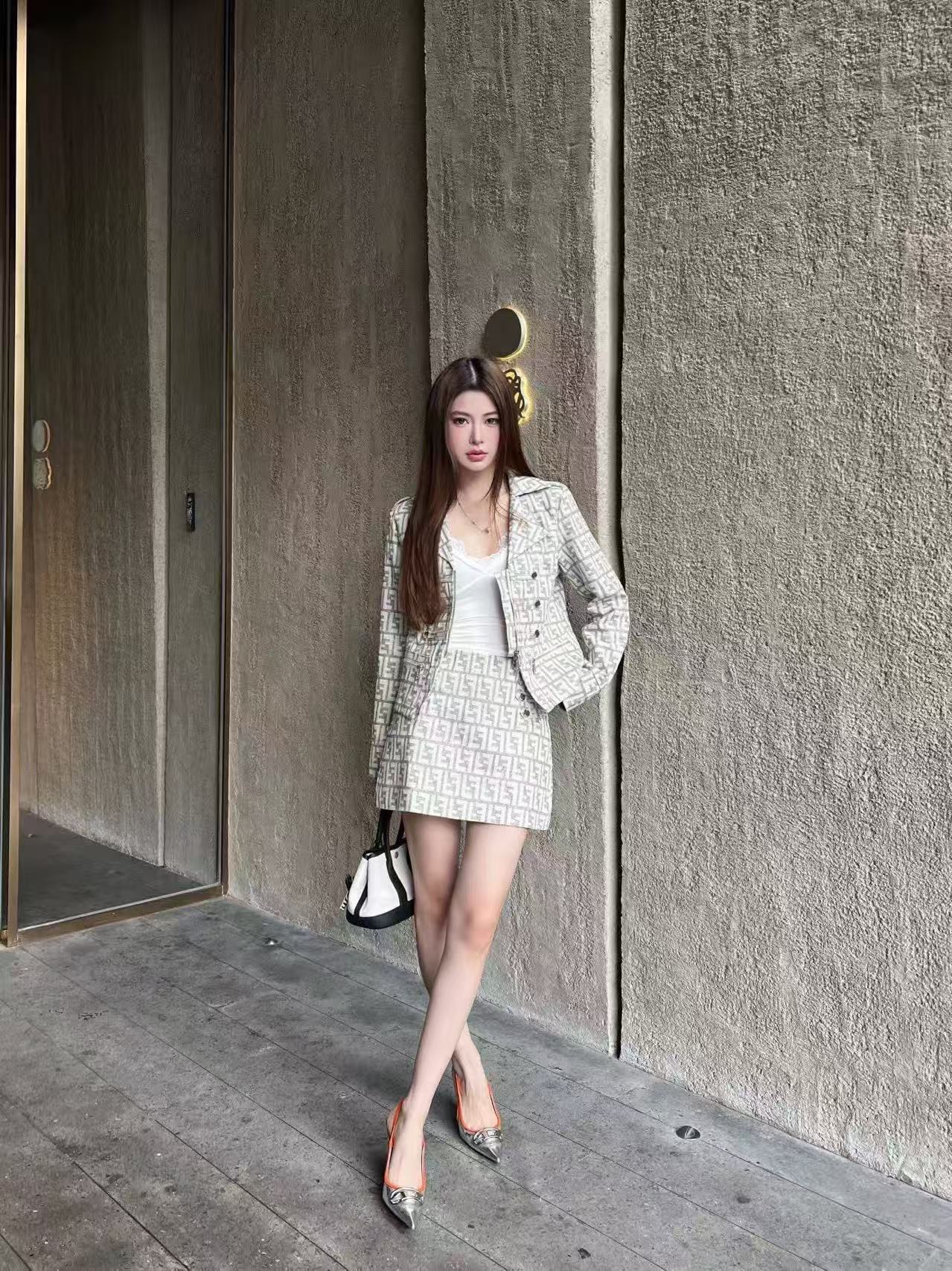 FENDI FFブレザー＆スカート 2ピースセット【50％割引+送料無料】