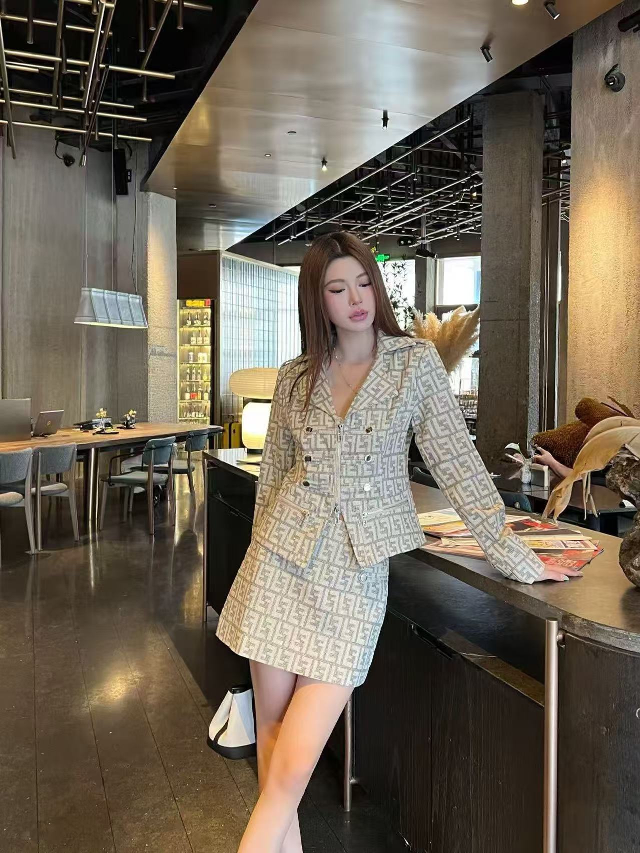 FENDI FFブレザー＆スカート 2ピースセット【50％割引+送料無料】