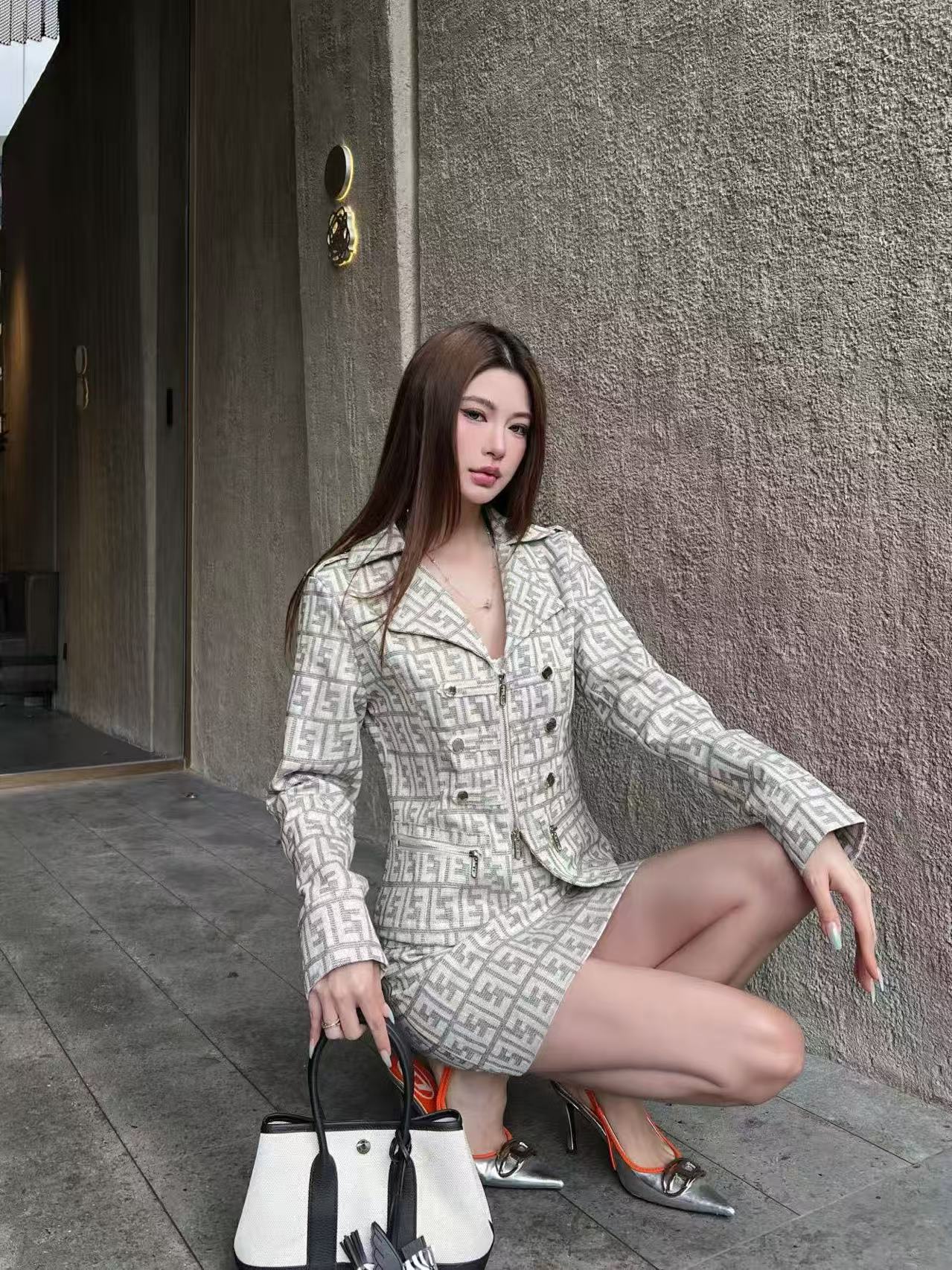 FENDI FFブレザー＆スカート 2ピースセット【50％割引+送料無料】