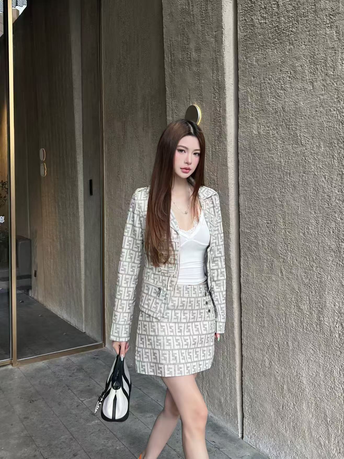 FENDI FFブレザー＆スカート 2ピースセット【50％割引+送料無料】