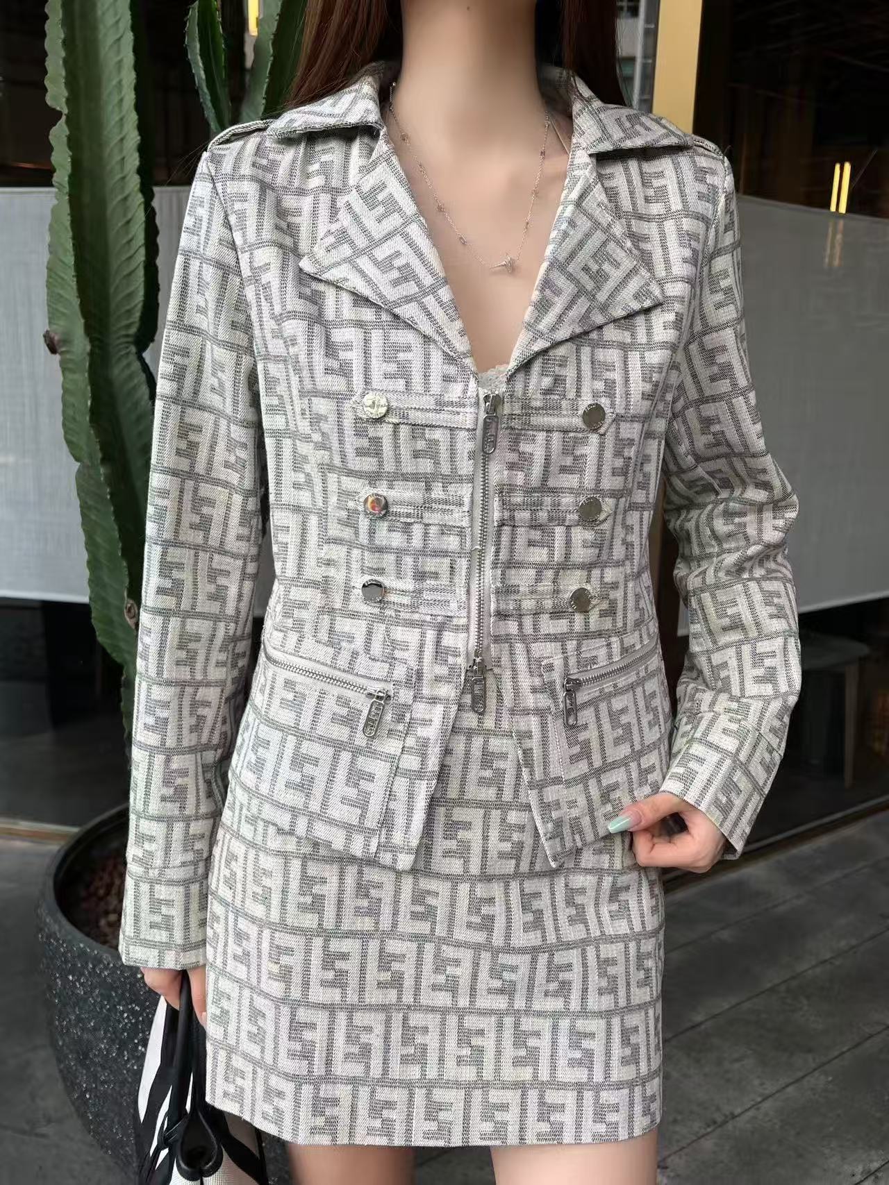 FENDI FFブレザー＆スカート 2ピースセット【50％割引+送料無料】