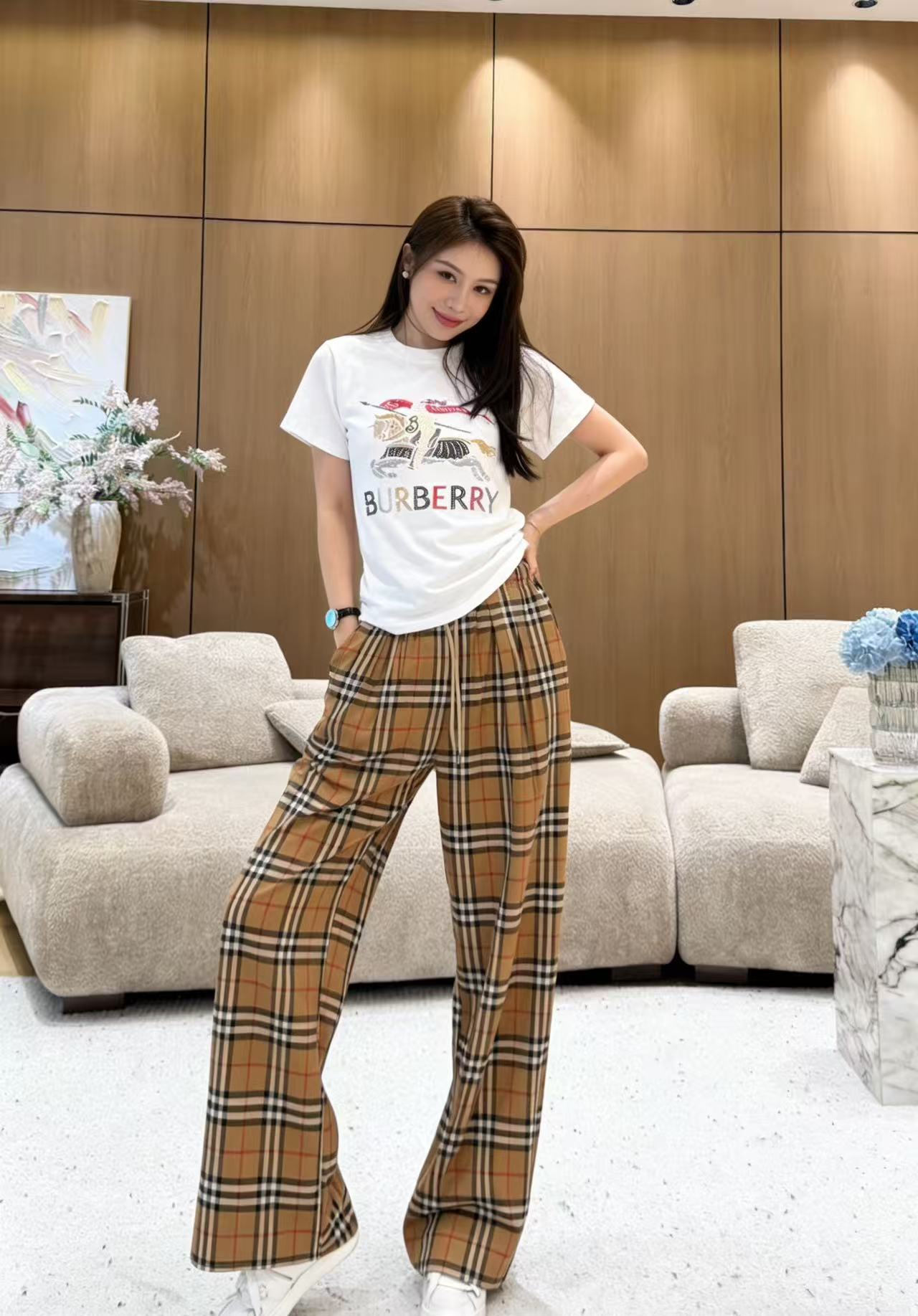 BUR8ERRY Tシャツ + チェック柄パンツ【50％割引+送料無料】