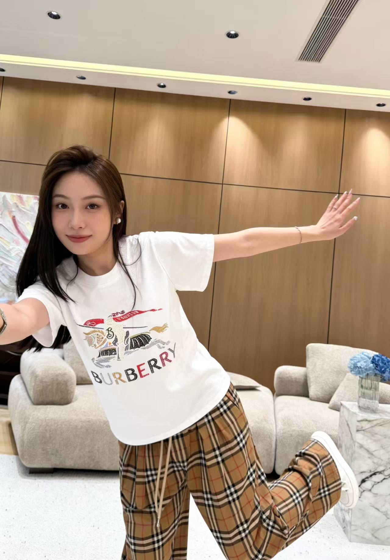 BUR8ERRY Tシャツ + チェック柄パンツ【50％割引+送料無料】