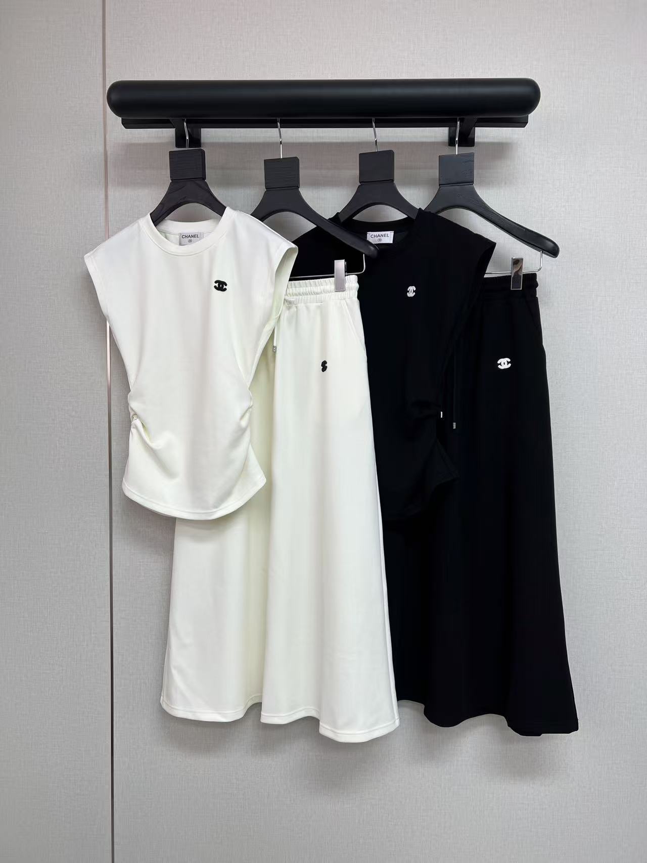 CHANE1 ダブルC ベスト＋スカート ツーピースセット【50％割引+送料無料】