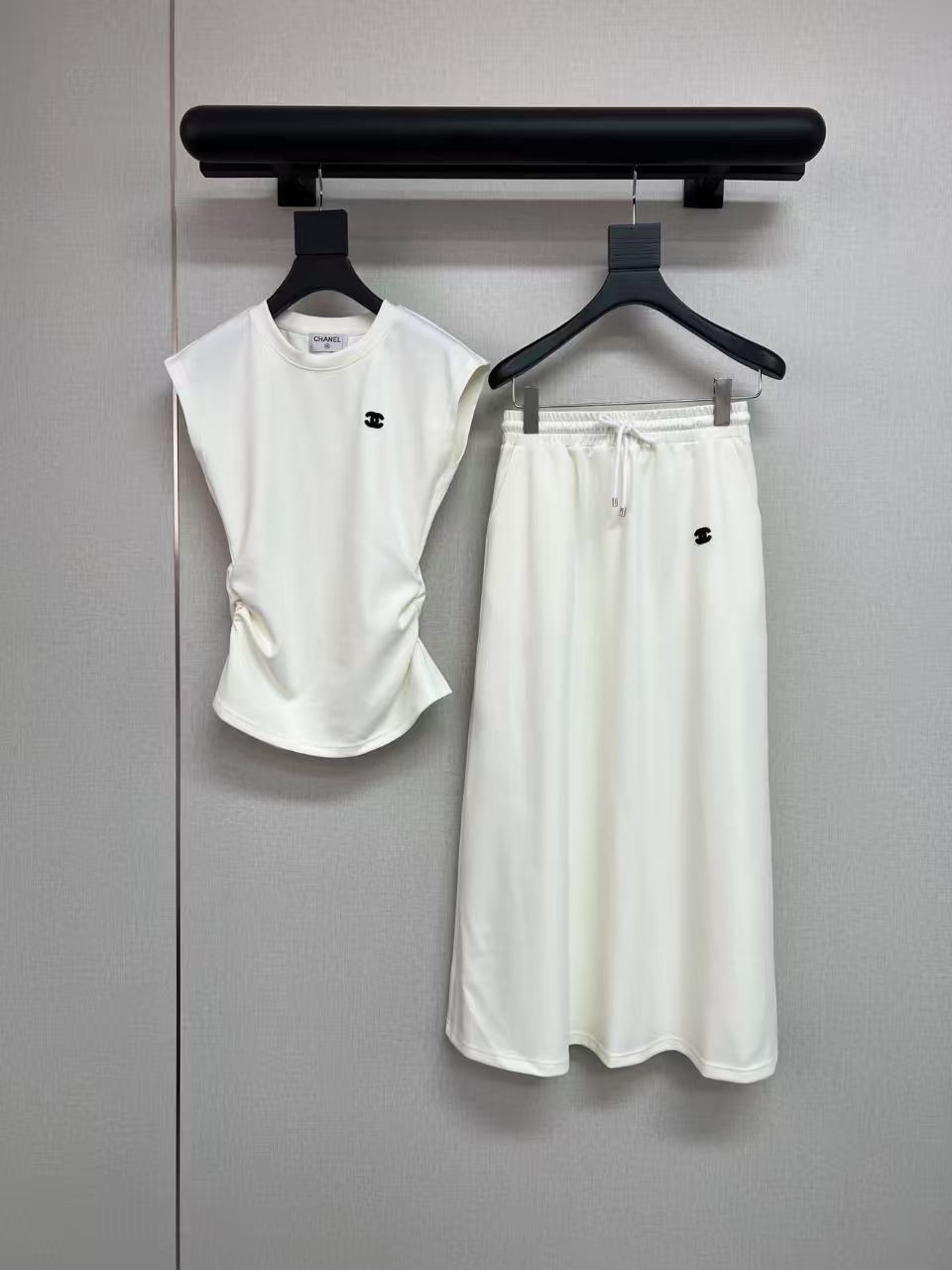 CHANE1 ダブルC ベスト＋スカート ツーピースセット【50％割引+送料無料】