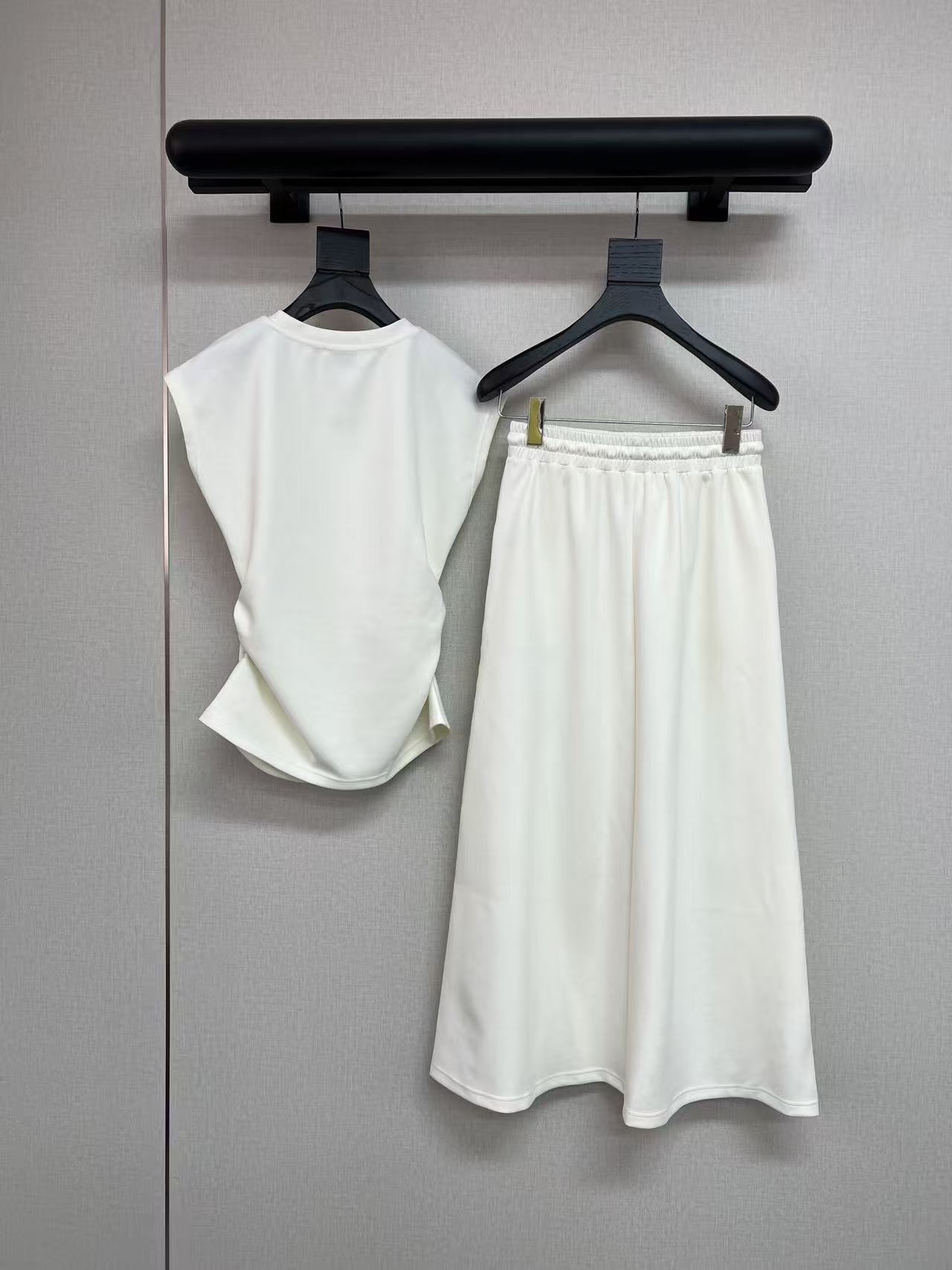 CHANE1 ダブルC ベスト＋スカート ツーピースセット【50％割引+送料無料】