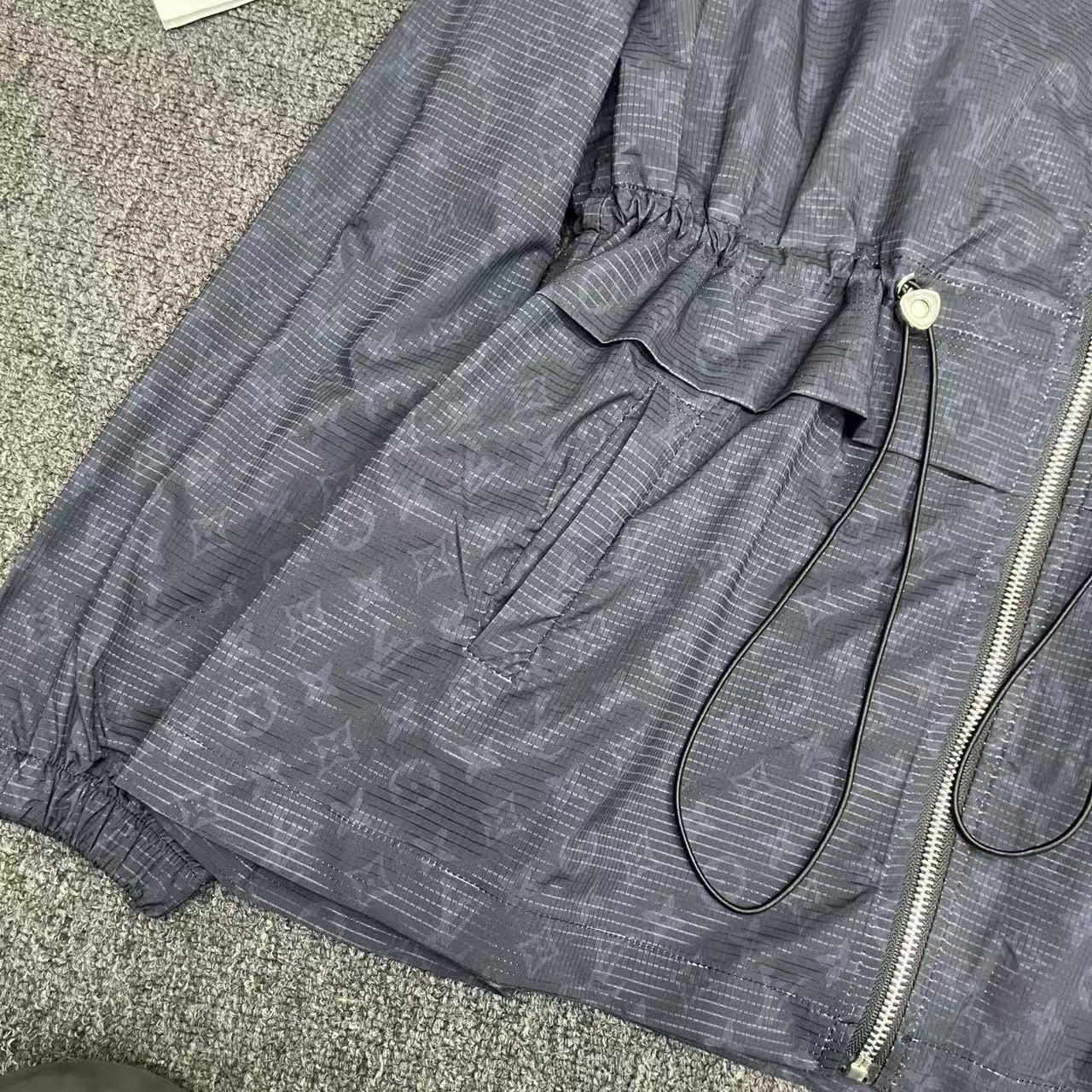 LVプリント フーデッドウィンドブレーカー【50％割引+送料無料】