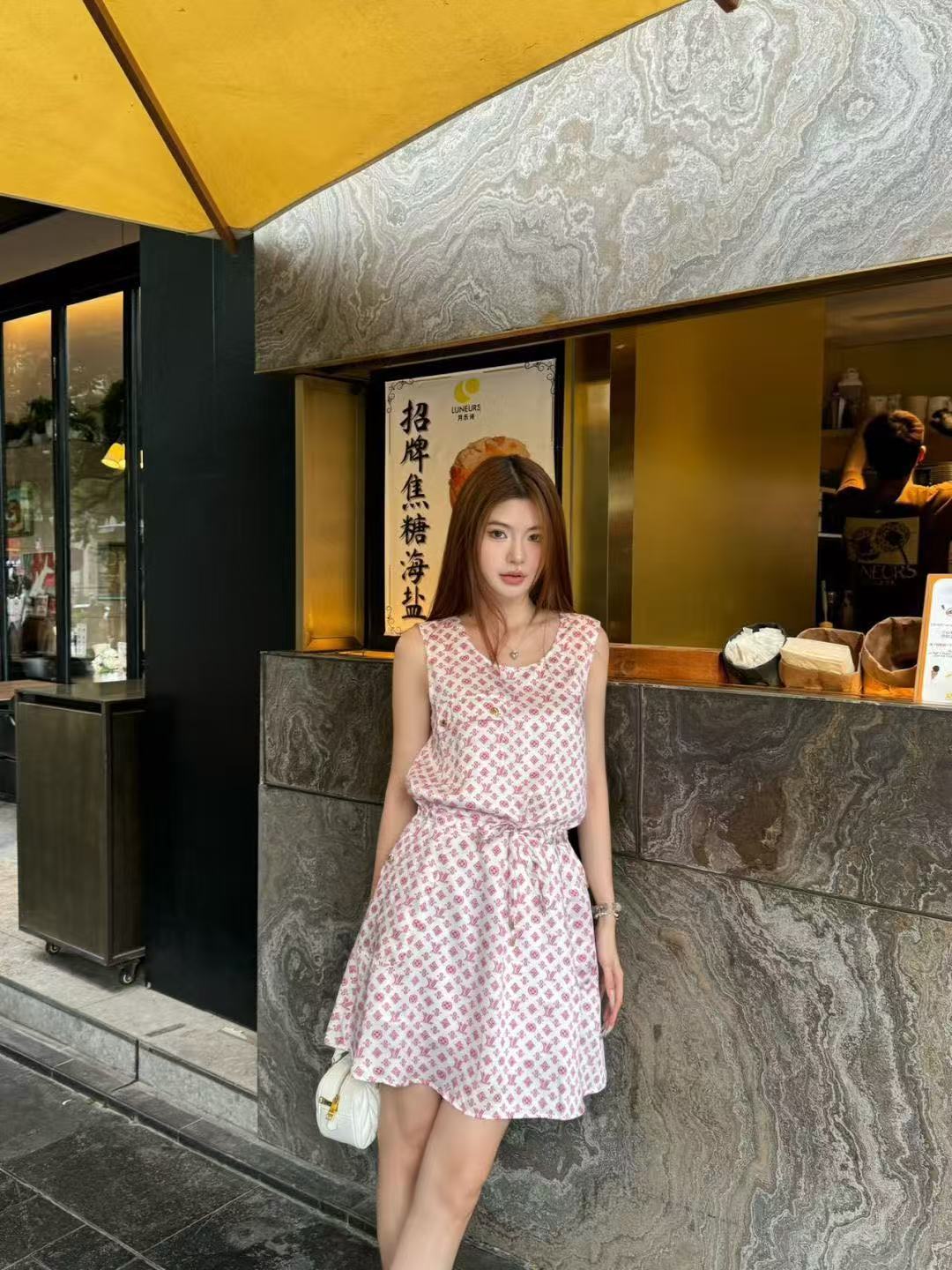 LVプリント ノースリーブドレス【50％割引+送料無料】