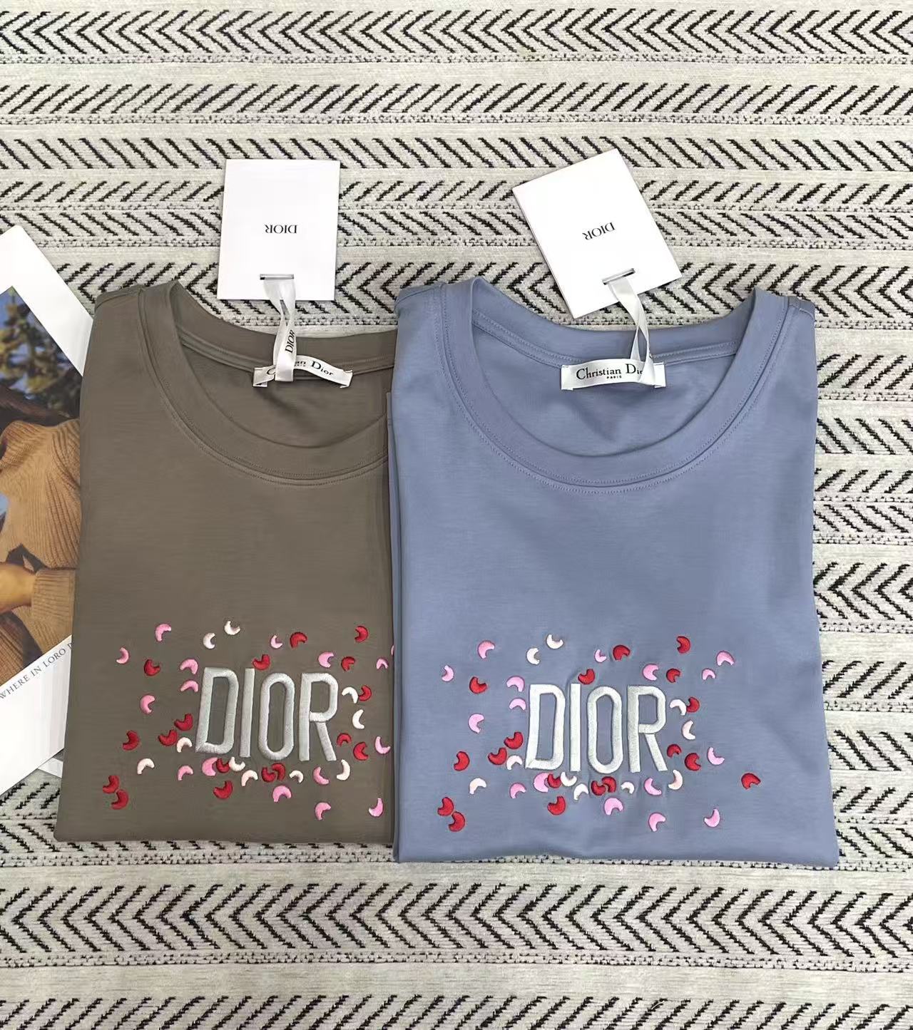 DIOR 刺繍ロゴTシャツ【50％割引+送料無料】