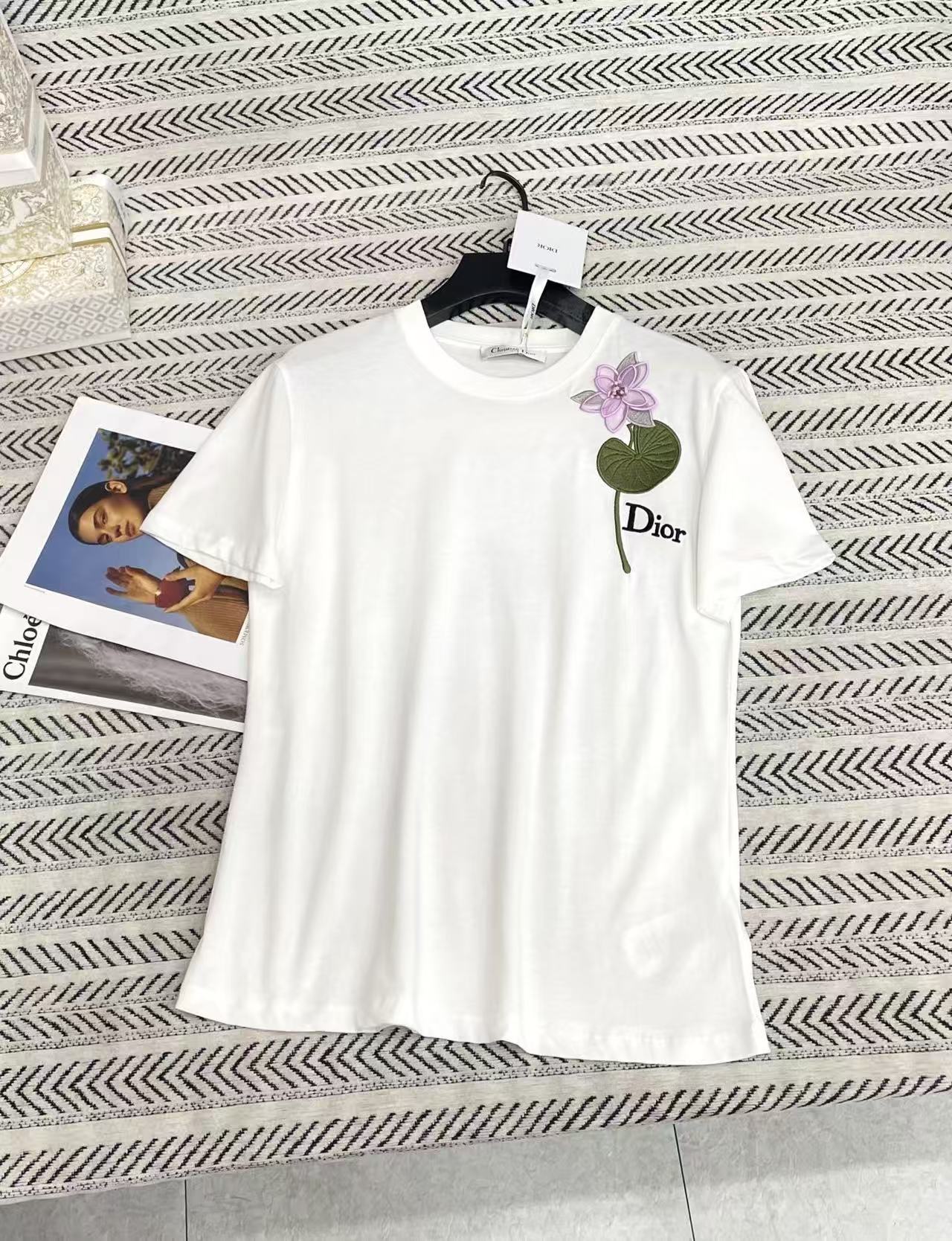 DIOR 花柄刺繍入りレタリングTシャツ【50％割引+送料無料】