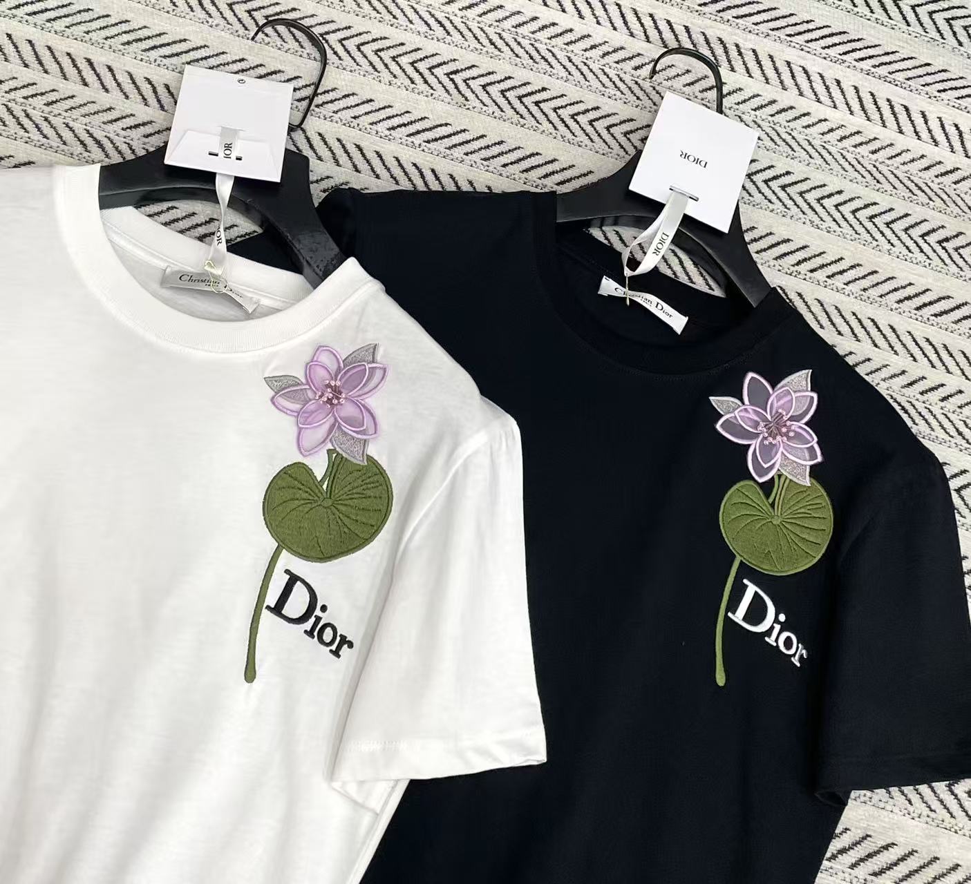 DIOR 花柄刺繍入りレタリングTシャツ【50％割引+送料無料】