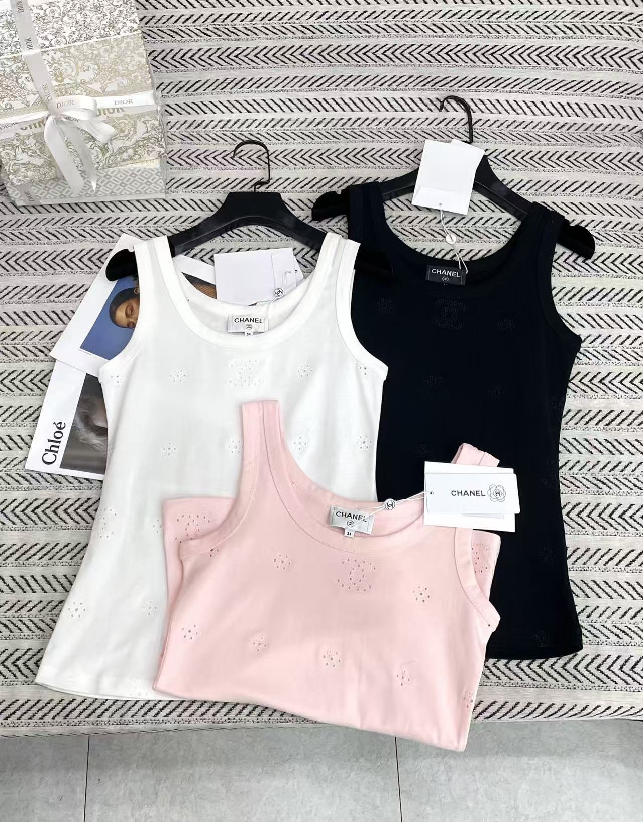 CHANE1 刺繍ロゴ入りレターベスト/Tシャツ【50％割引+送料無料】