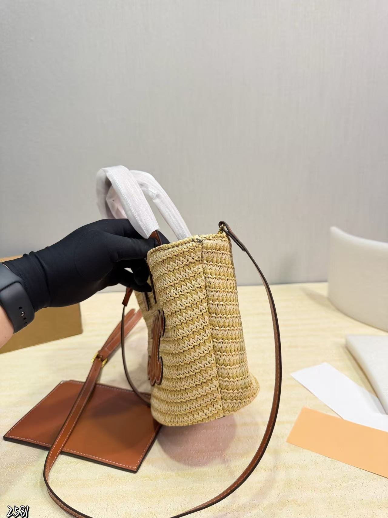CEL1NE 凱旋門 ストロー織り脇下バッグ【50％割引+送料無料】