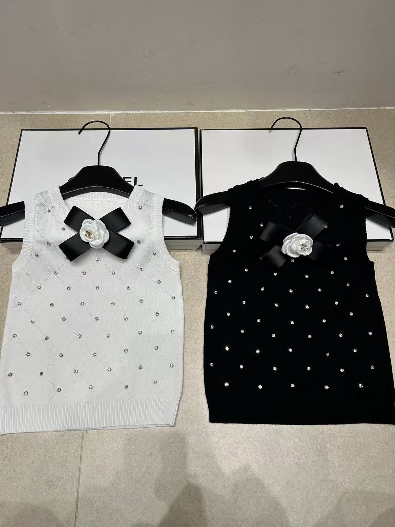 CHANE1 カメリア ラインストーンスタッズ ウールベスト【50％割引+送料無料】