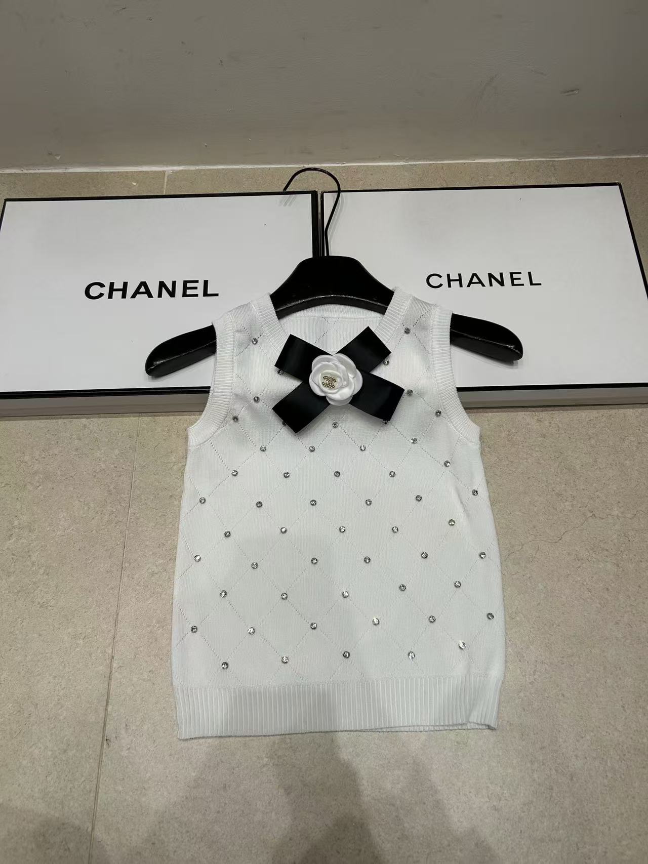 CHANE1 カメリア ラインストーンスタッズ ウールベスト【50％割引+送料無料】