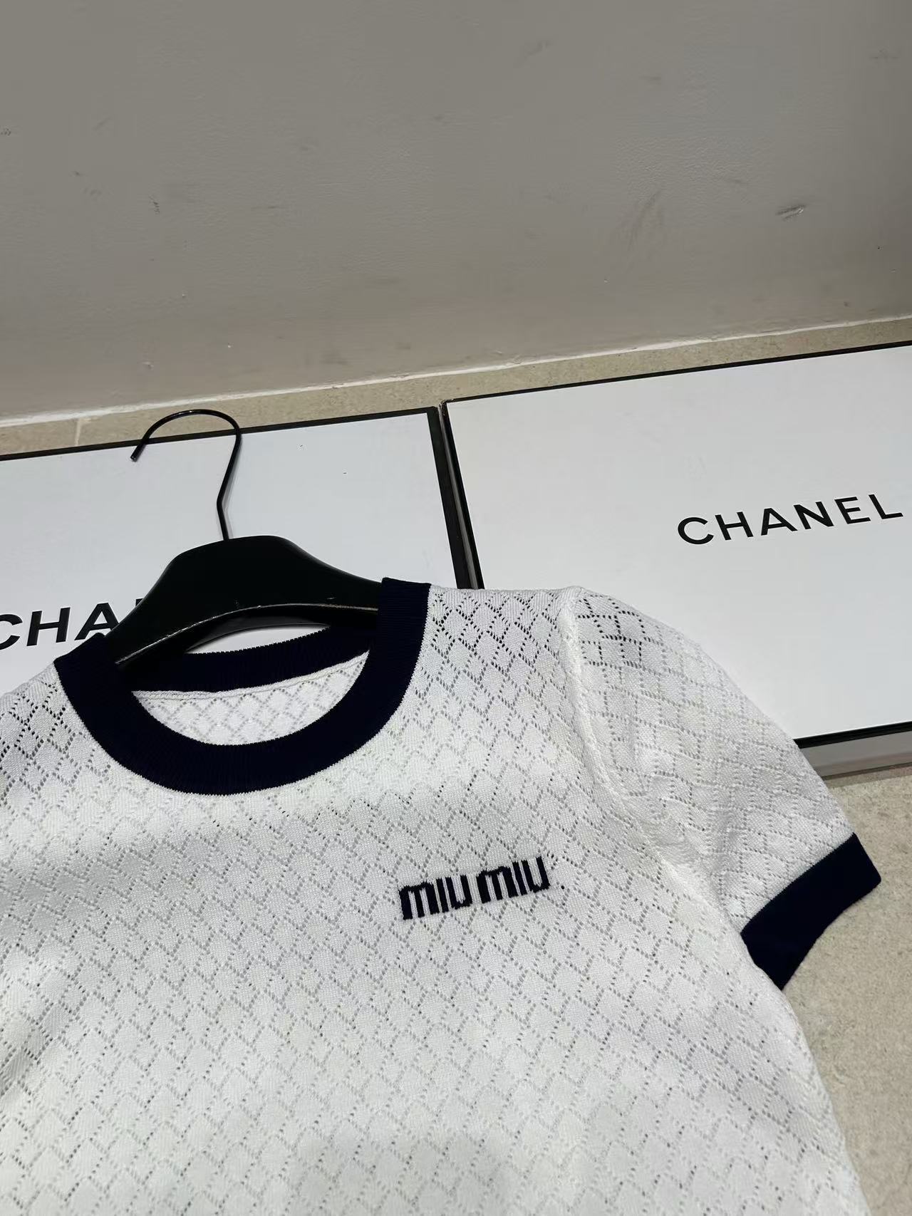 M1UM1U シンプルなウールスーツ【50％割引+送料無料】