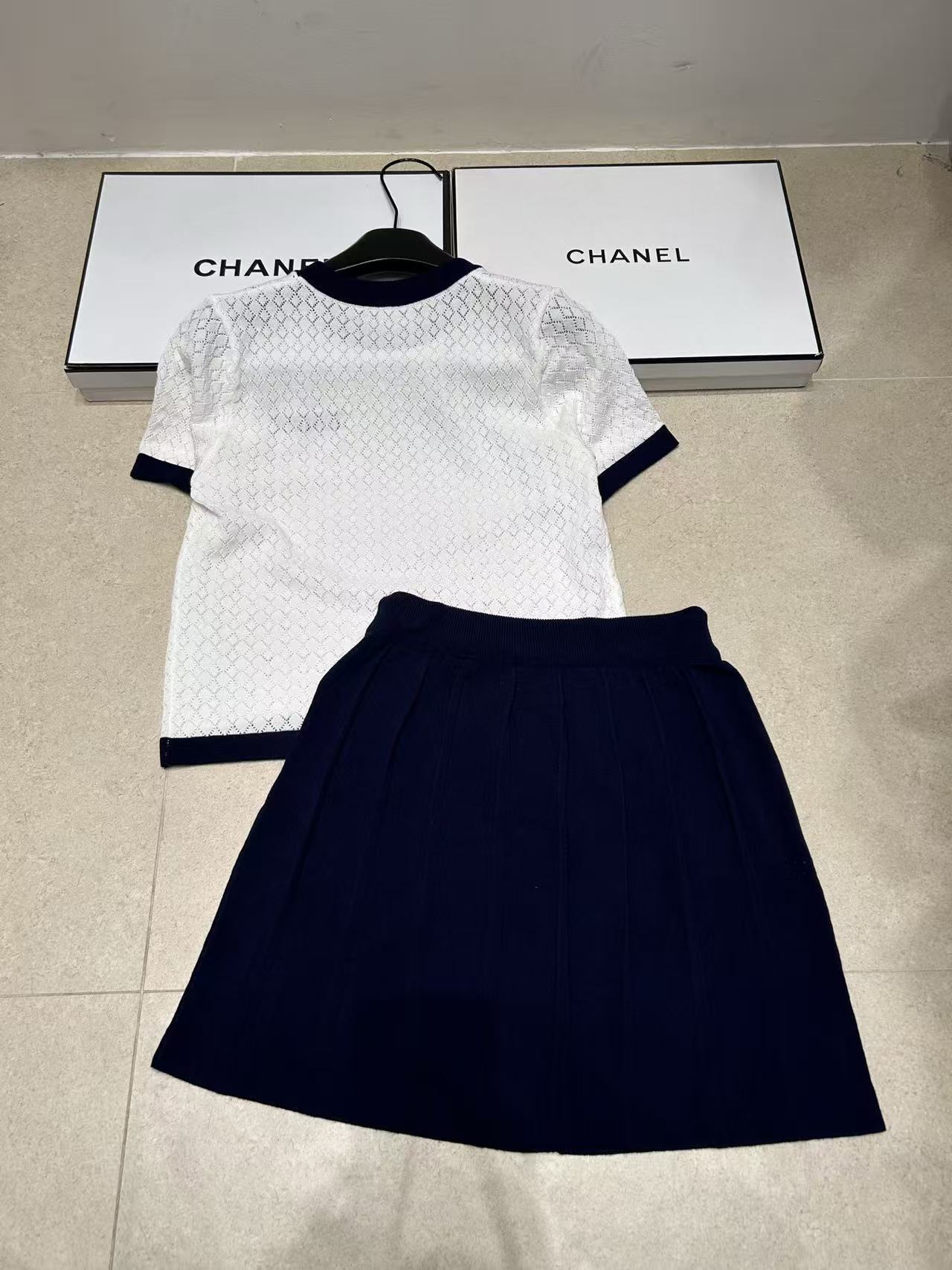 M1UM1U シンプルなウールスーツ【50％割引+送料無料】