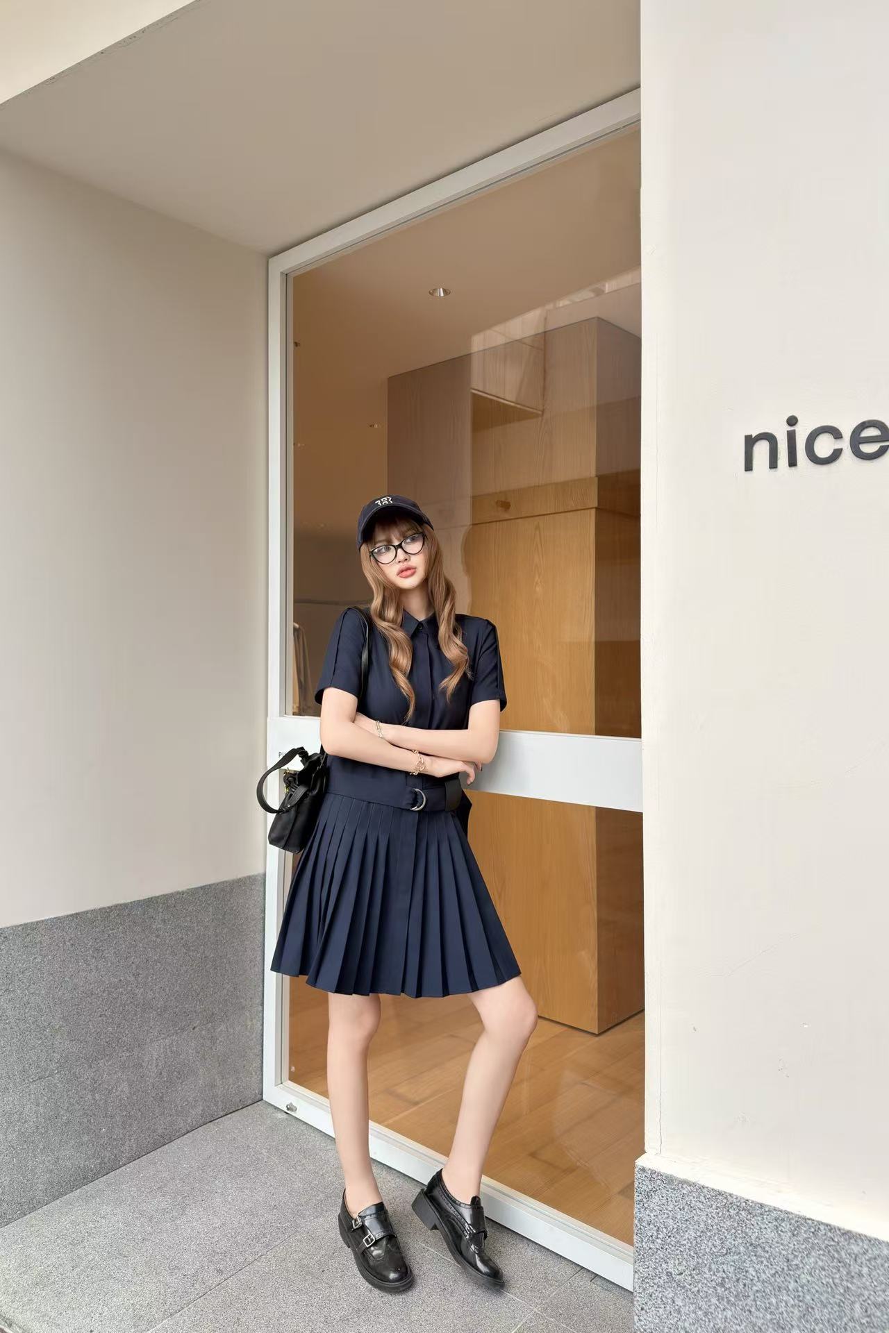 L0WEW 襟付きプリーツドレス【50％割引+送料無料】