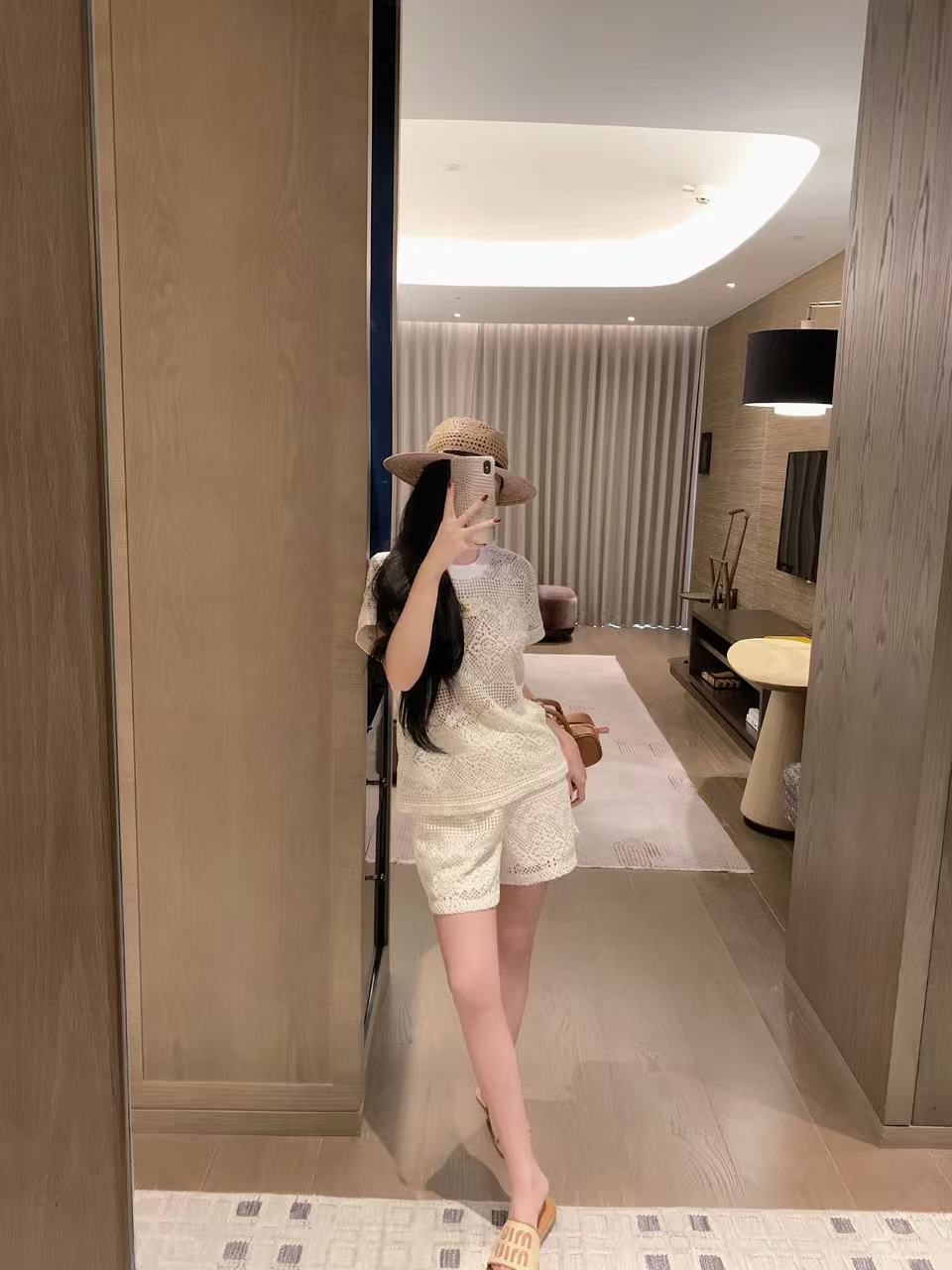 CELINE レースTシャツ＆ショートパンツ 2点セット【50％割引+送料無料】