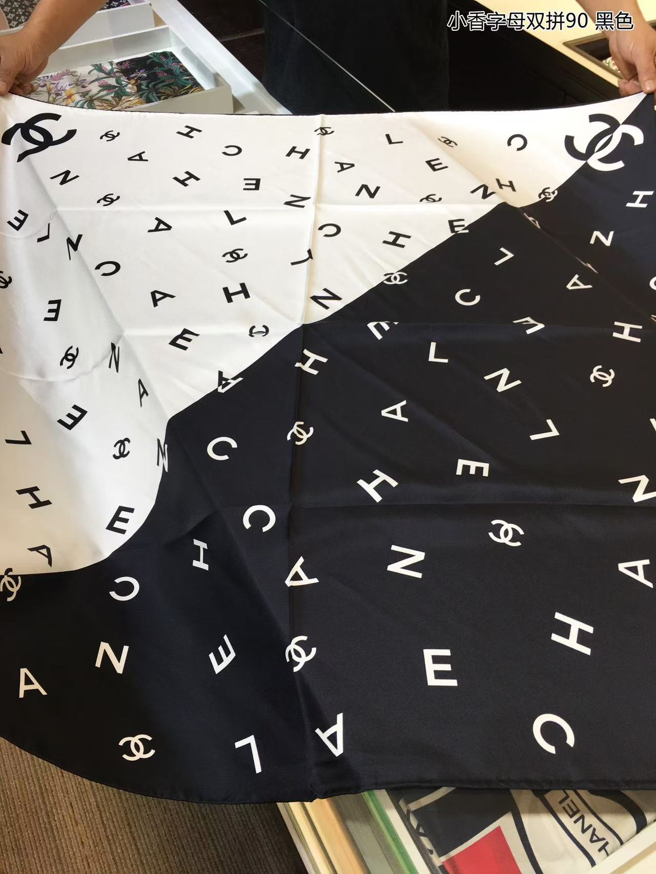 CHANE1 ダブルC文字シルクスクエアスカーフ【50％割引+送料無料】