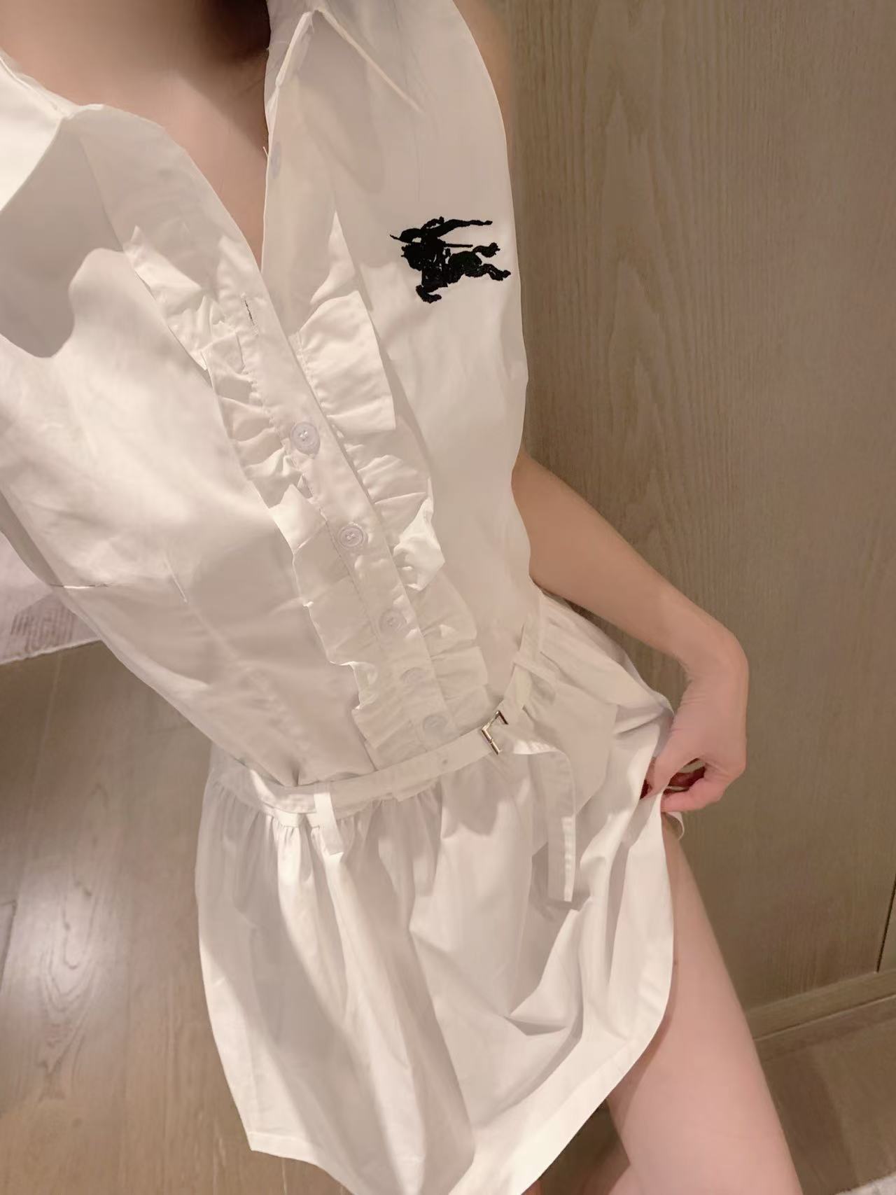 BUR8ERRY 刺繍入りフリルベストドレス【50％割引+送料無料】