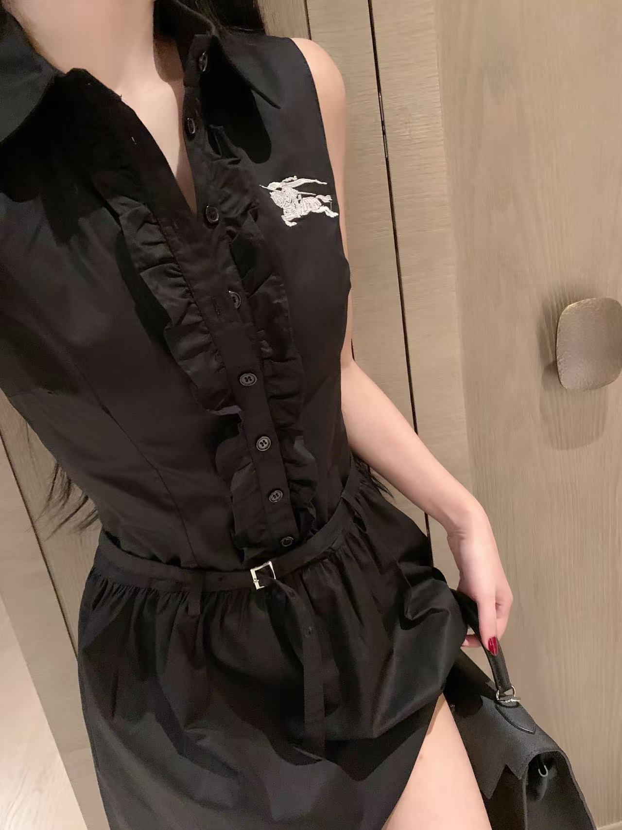 BUR8ERRY 刺繍入りフリルベストドレス【50％割引+送料無料】