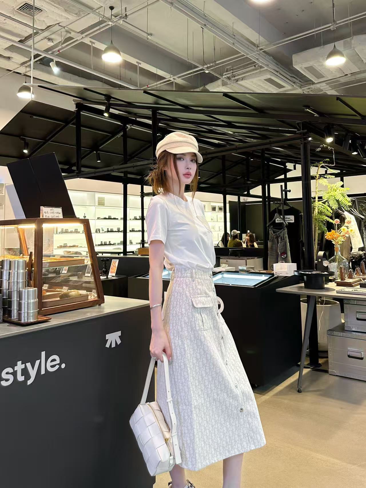 DIOR 高品質ポケットTシャツ ＋ スカート【50％割引+送料無料】