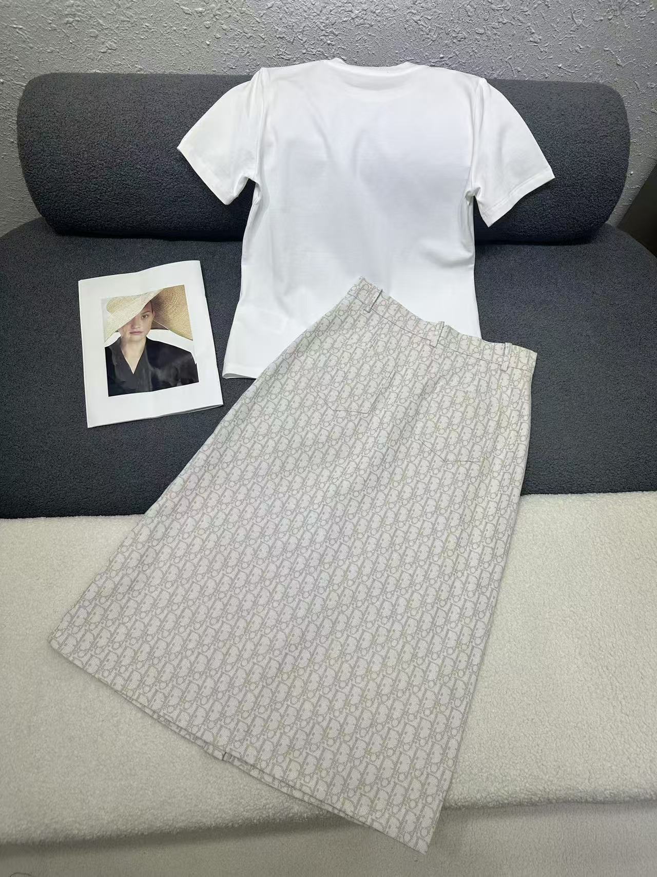 DIOR 高品質ポケットTシャツ ＋ スカート【50％割引+送料無料】