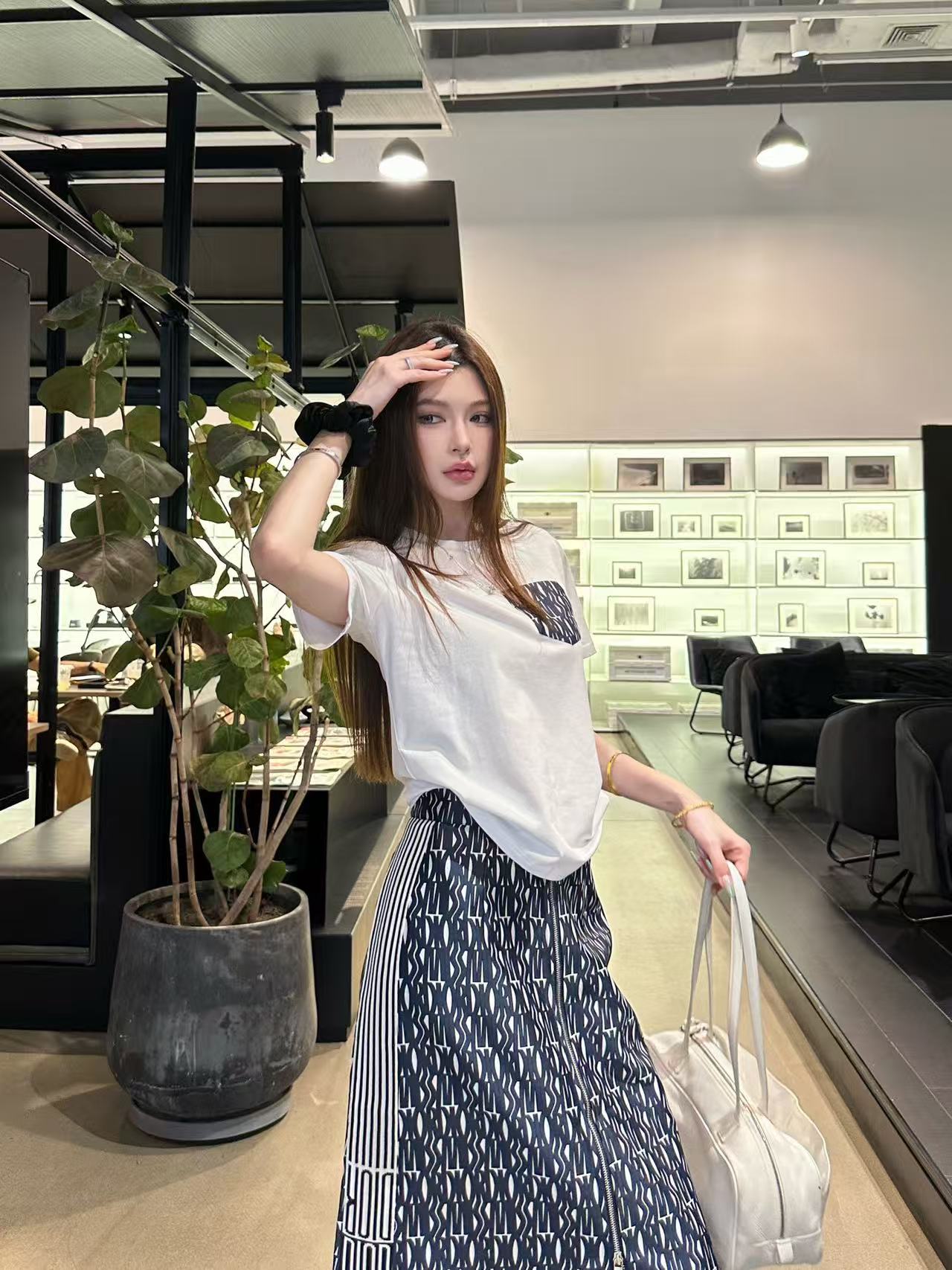 DIOR 上質ポケットTシャツ ＋ スカート 2点セット【50％割引+送料無料】