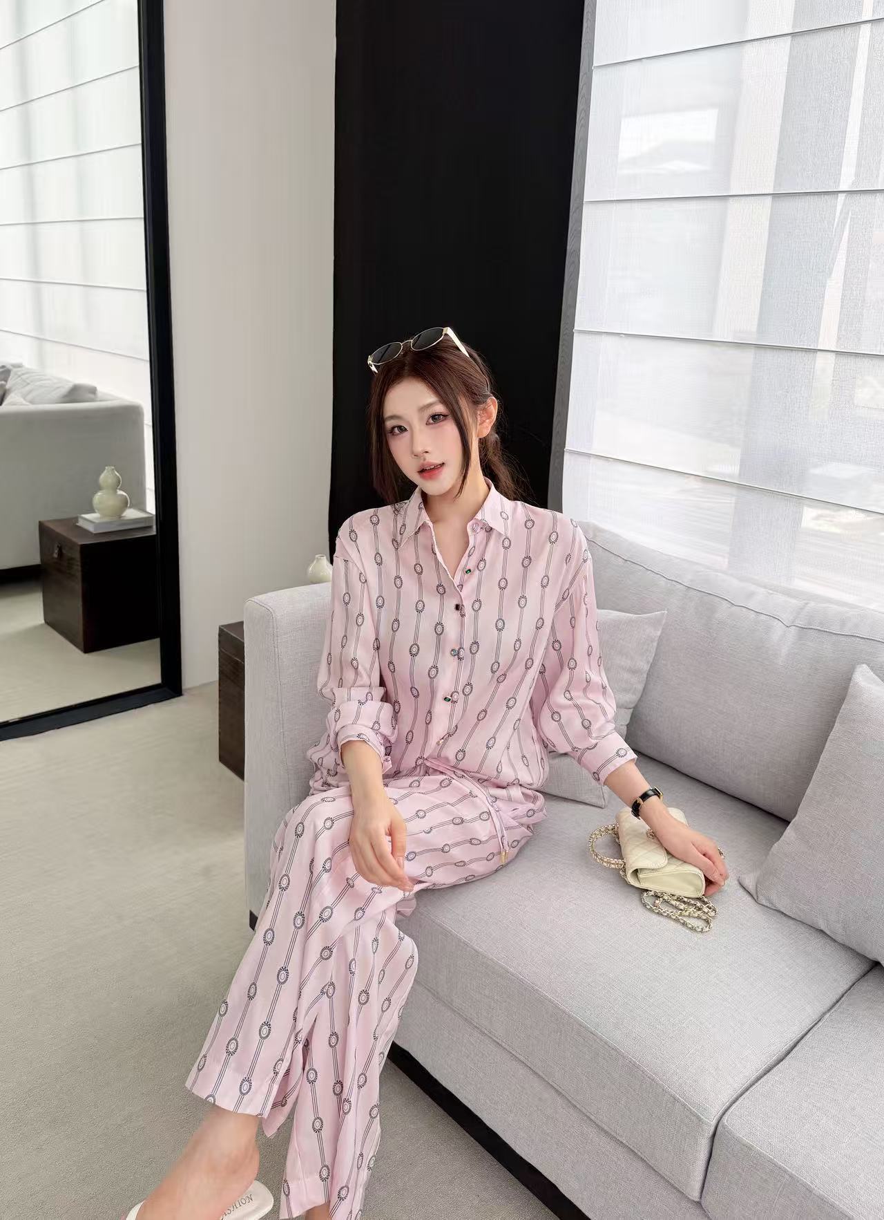 LV 高品質プリント シャツ＆トラウザーズ 2点セット【50％割引+送料無料】