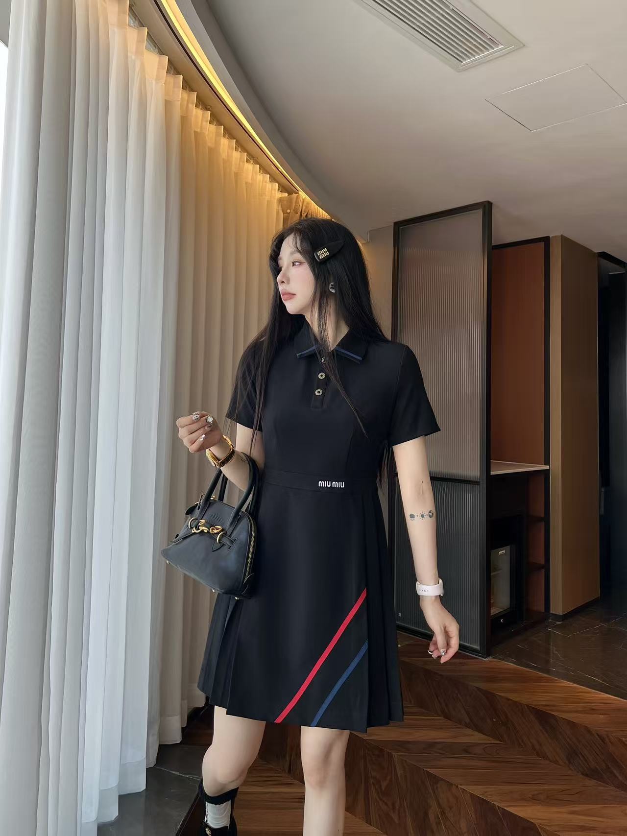 M1UM1U 上質シンプル・ラペルワンピース【50％割引+送料無料】