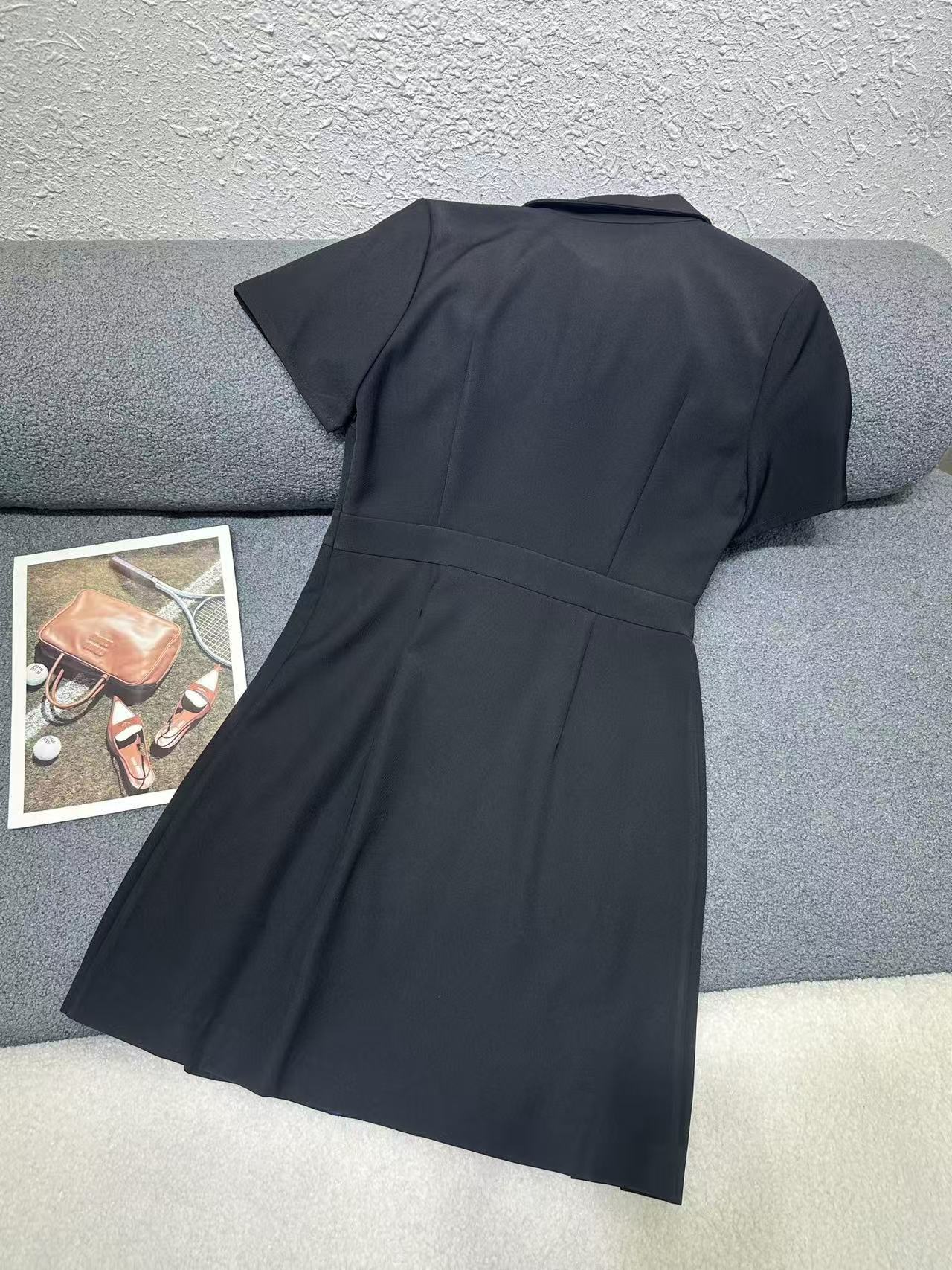 M1UM1U 上質シンプル・ラペルワンピース【50％割引+送料無料】
