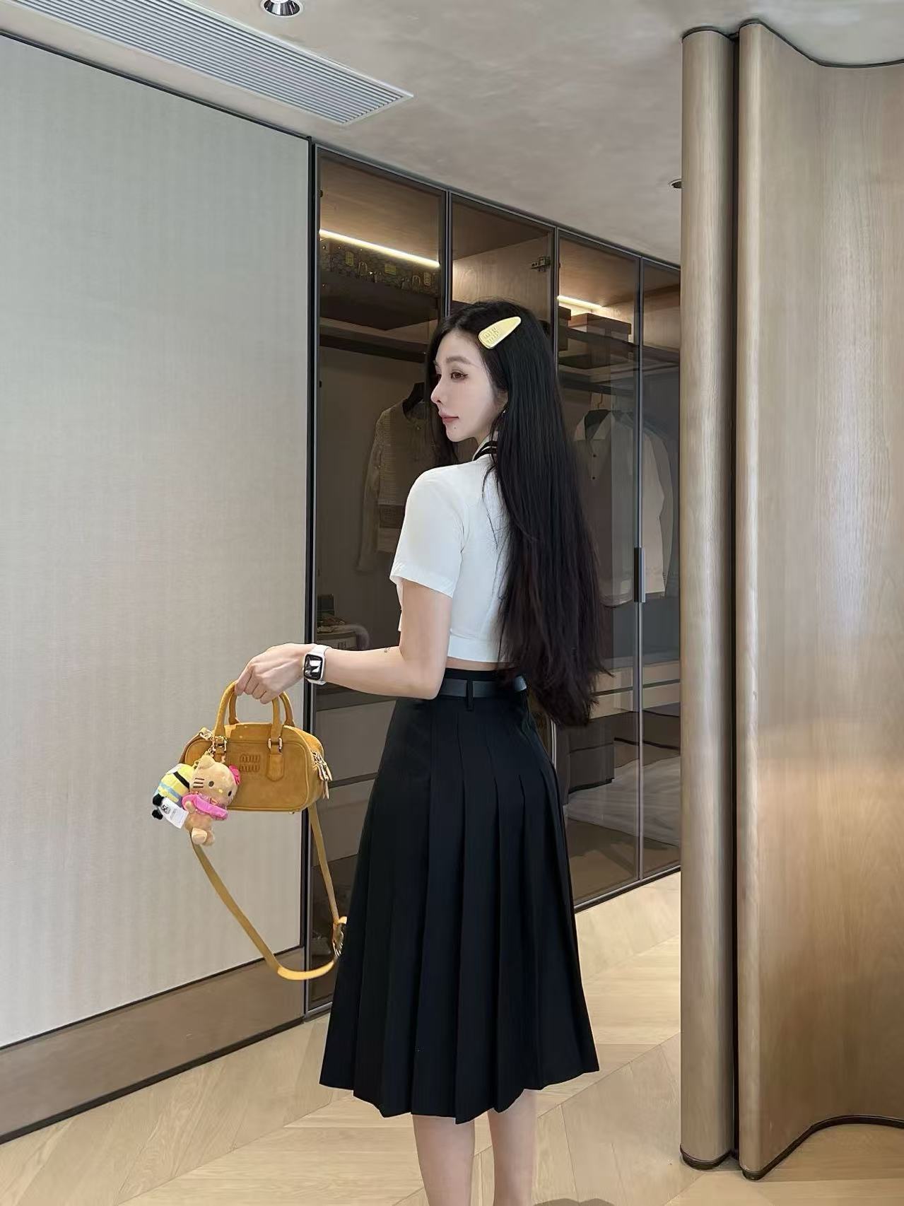 M1U1M1U 高品質シャツ ＋ ベルト付きスカート【50％割引+送料無料】