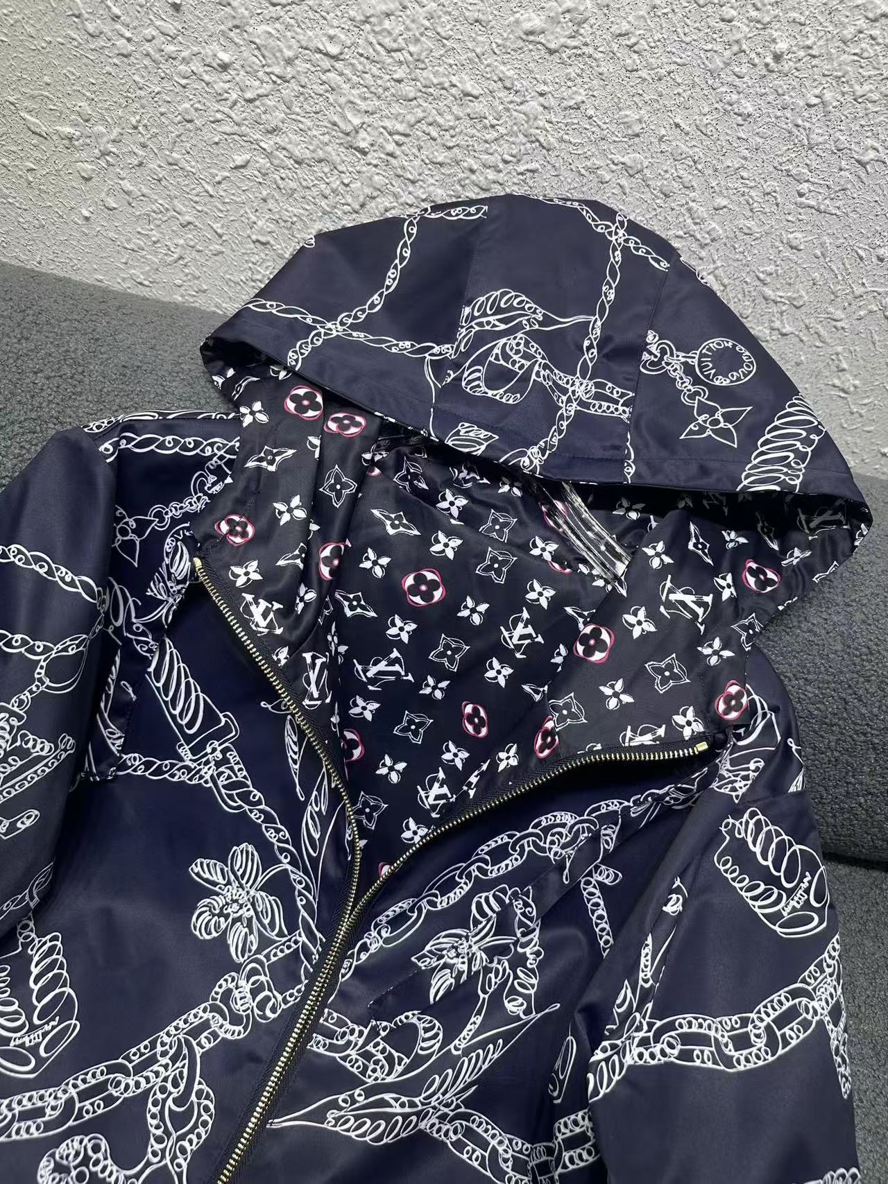 LV 高品質プリント リバーシブル フーデッドジャケット【50％割引+送料無料】