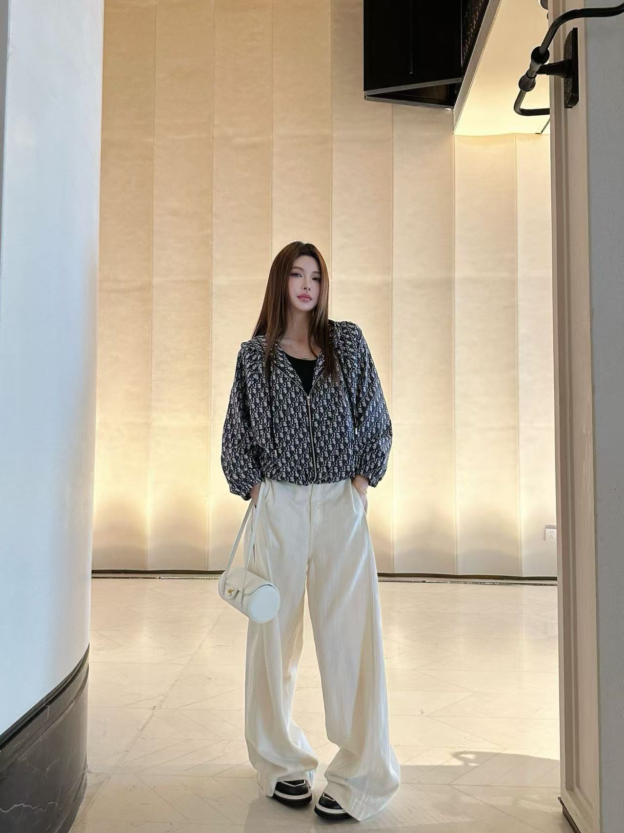 LV 高品質ジャカード フード付きUVカットジャケット【50％割引+送料無料】