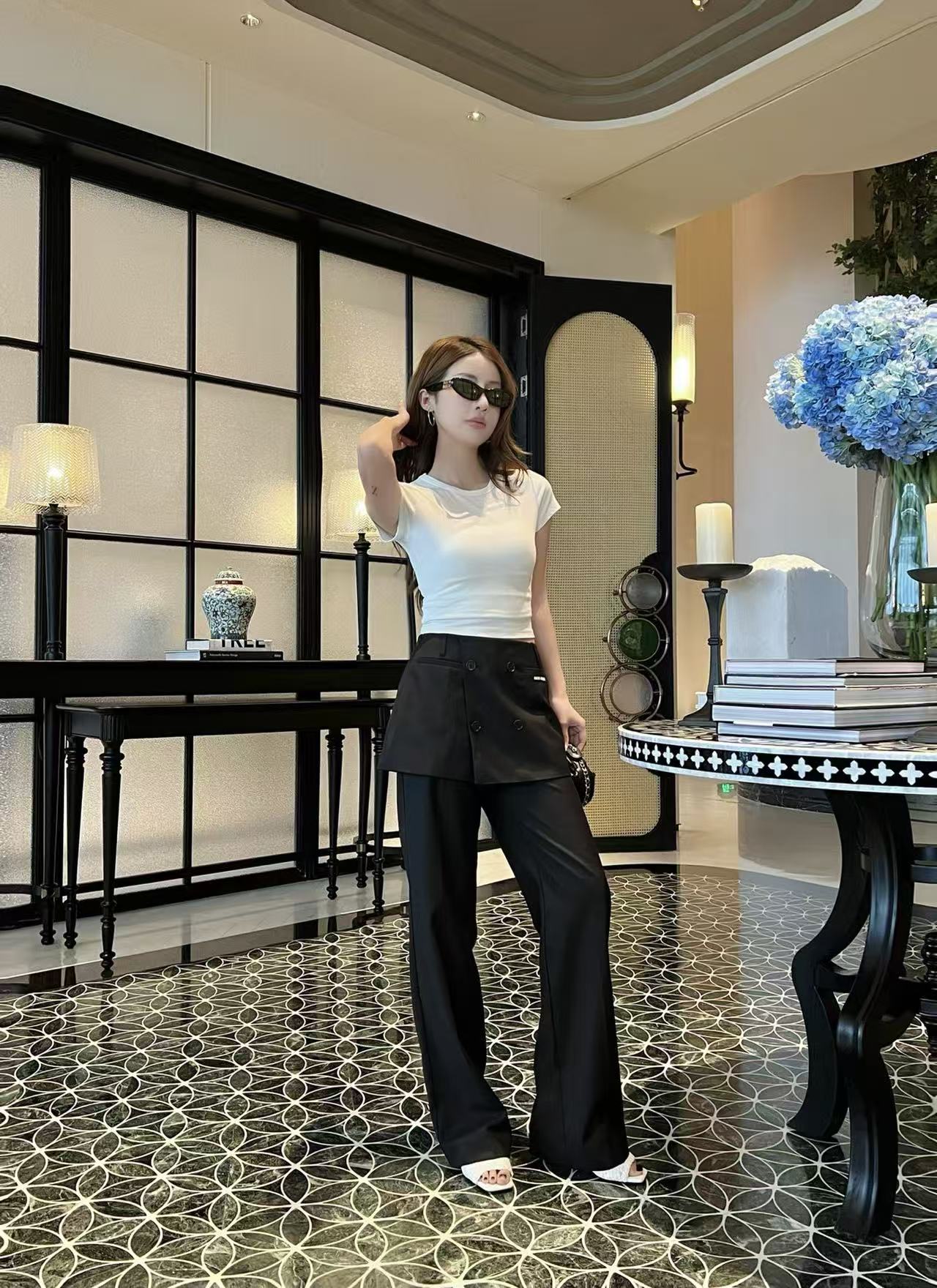 M1UM1U レタリング入りダブルブレスト・トラウザーズ【50％割引+送料無料】