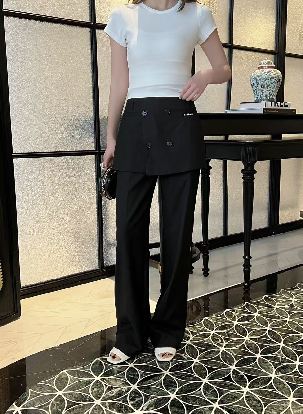 M1UM1U レタリング入りダブルブレスト・トラウザーズ【50％割引+送料無料】