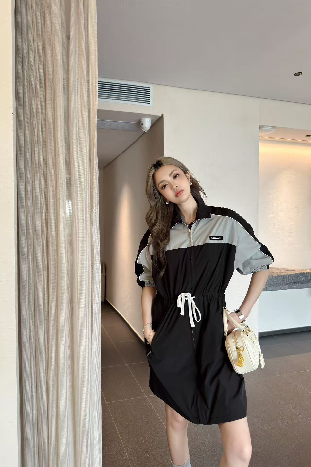 M1UM1U カラーブロック・レースアップドレス【50％割引+送料無料】