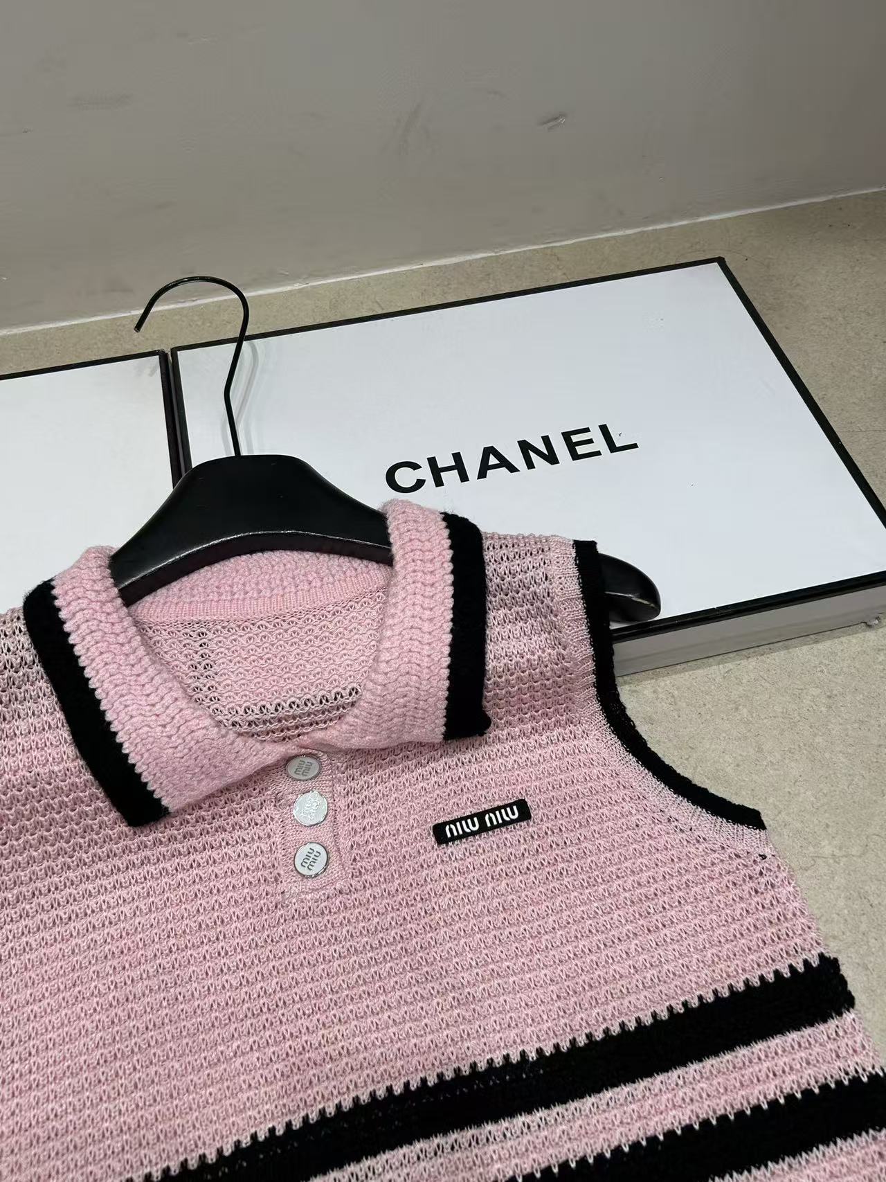 M1UM1U ラペル付きウールベスト【50％割引+送料無料】