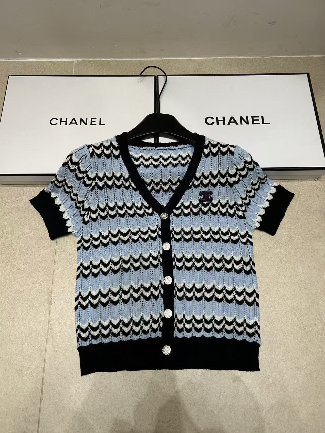 CHANE1 ウェーブ模様の透かし編みウールカーディガン【50％割引+送料無料】