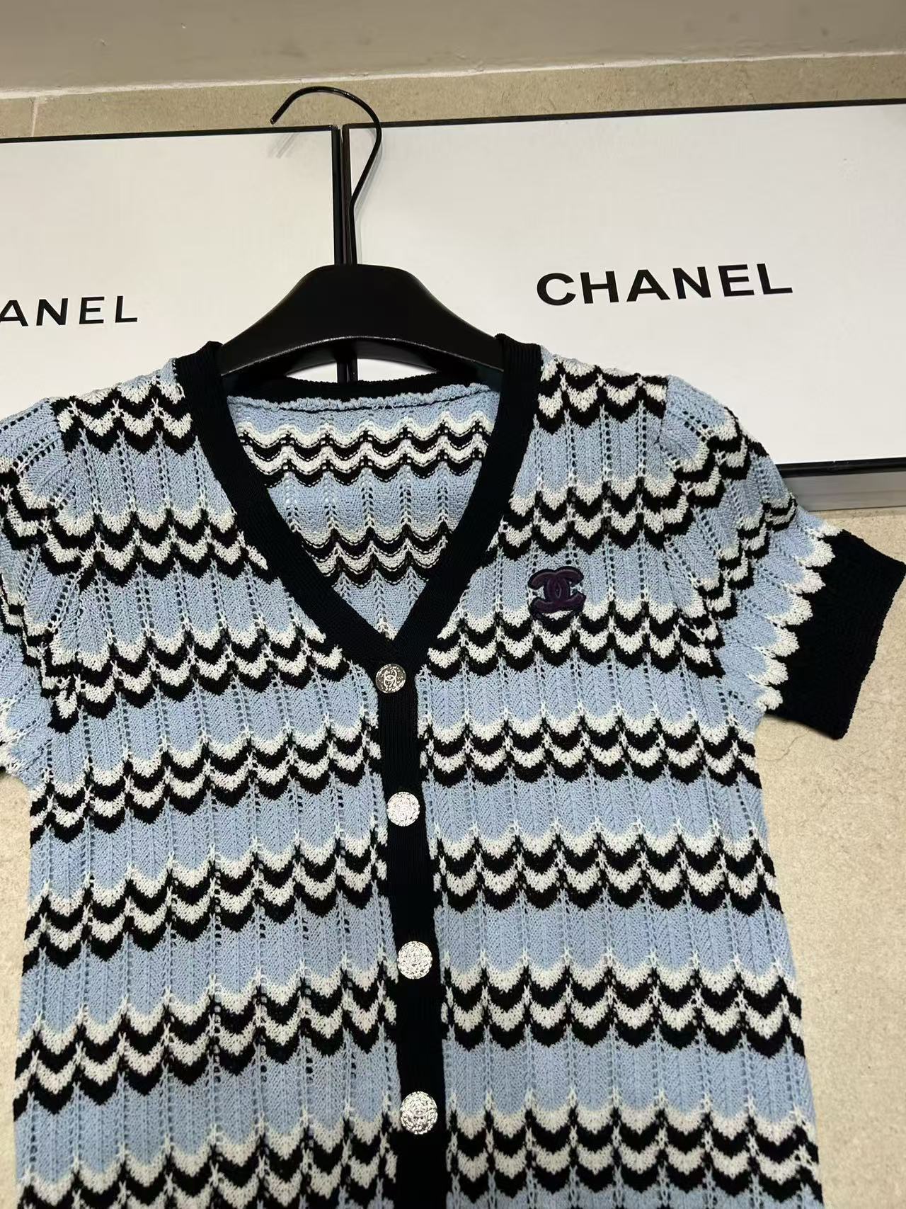 CHANE1 ウェーブ模様の透かし編みウールカーディガン【50％割引+送料無料】