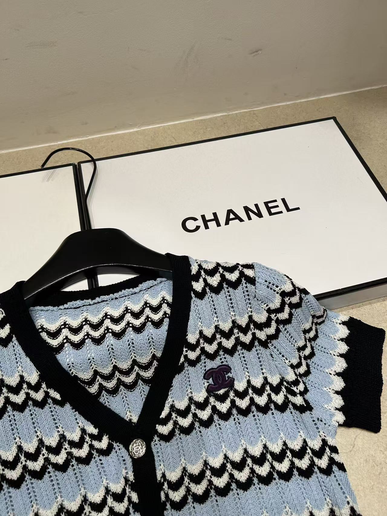 CHANE1 ウェーブ模様の透かし編みウールカーディガン【50％割引+送料無料】