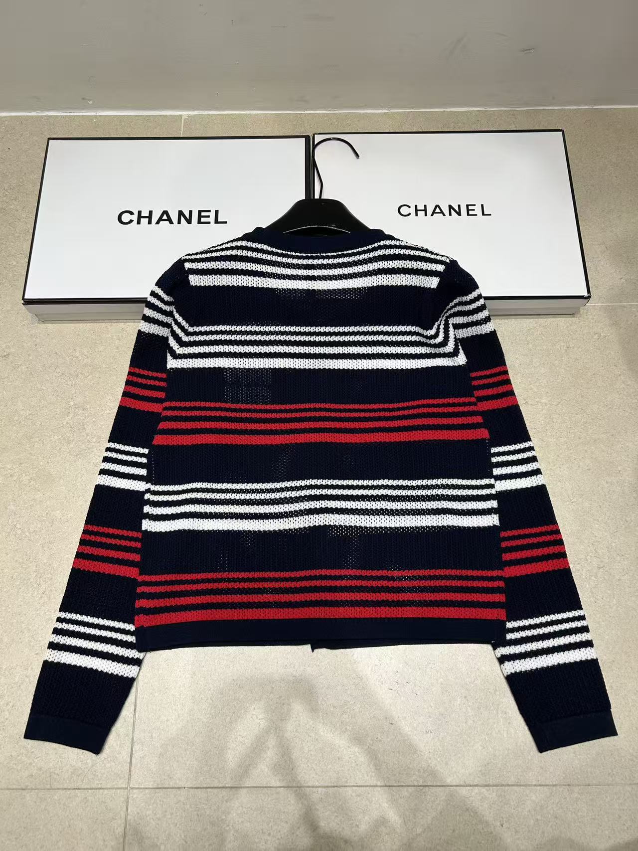 M1UM1U カラーブロック・レタード・ウールカーディガン【50％割引+送料無料】