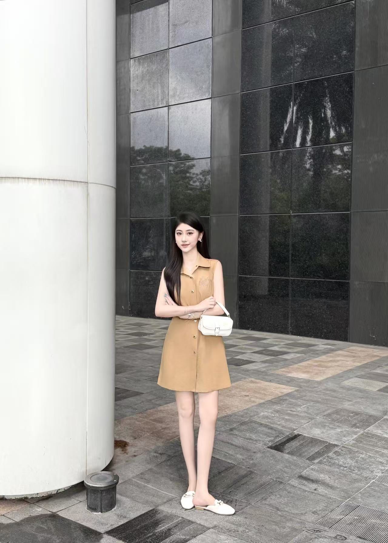 LV メタルボタン付きノースリーブドレス【50％割引+送料無料】