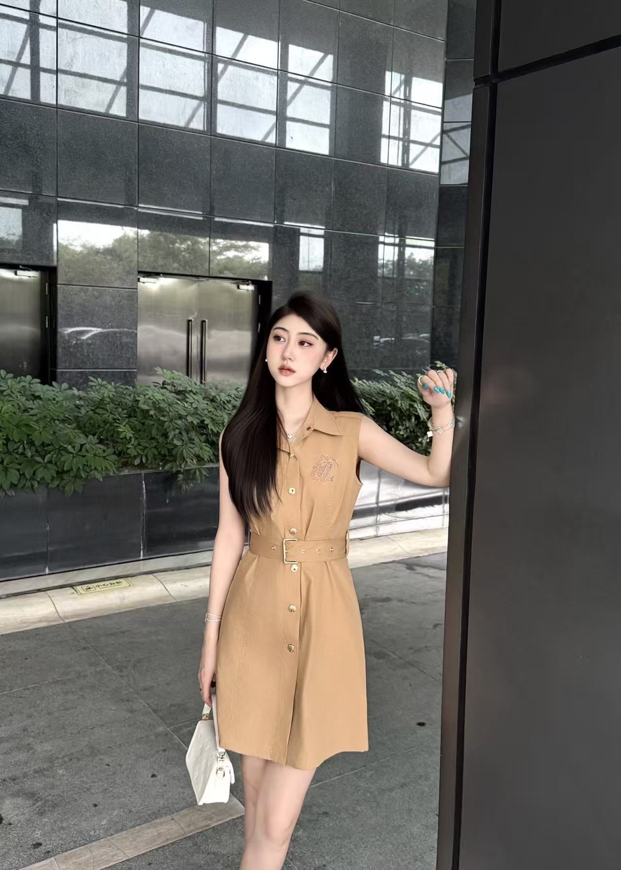 LV メタルボタン付きノースリーブドレス【50％割引+送料無料】