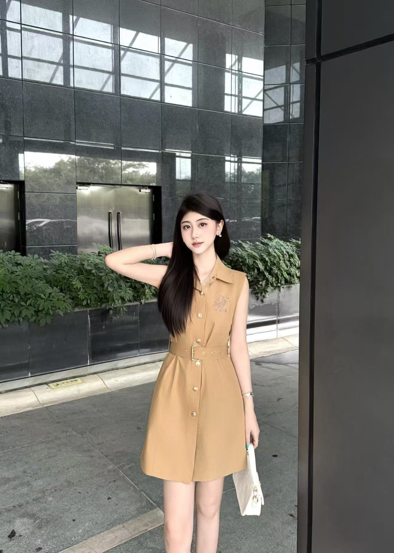 LV メタルボタン付きノースリーブドレス【50％割引+送料無料】