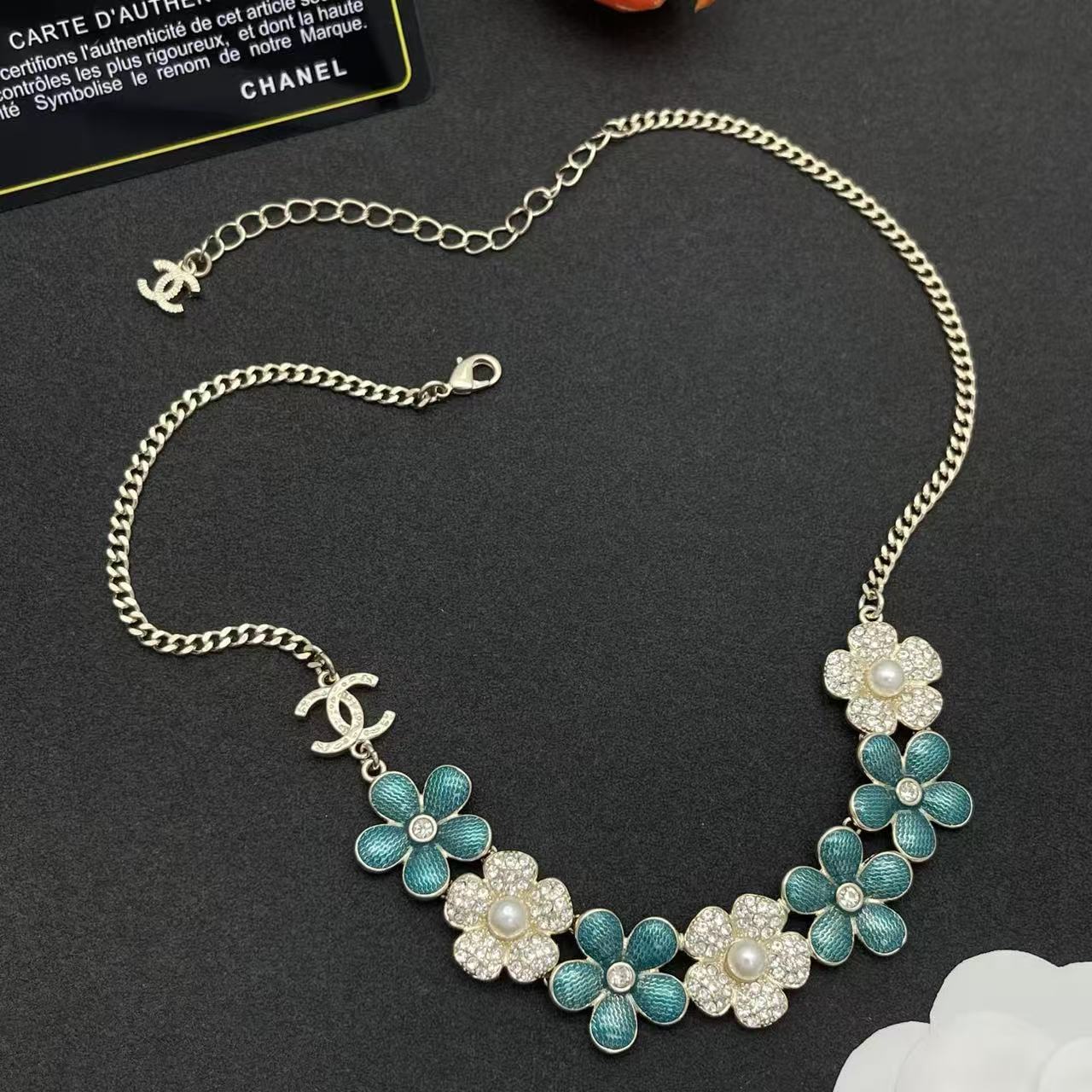 CHANE1 ダブルCフラワーパールネックレス【50％割引+送料無料】