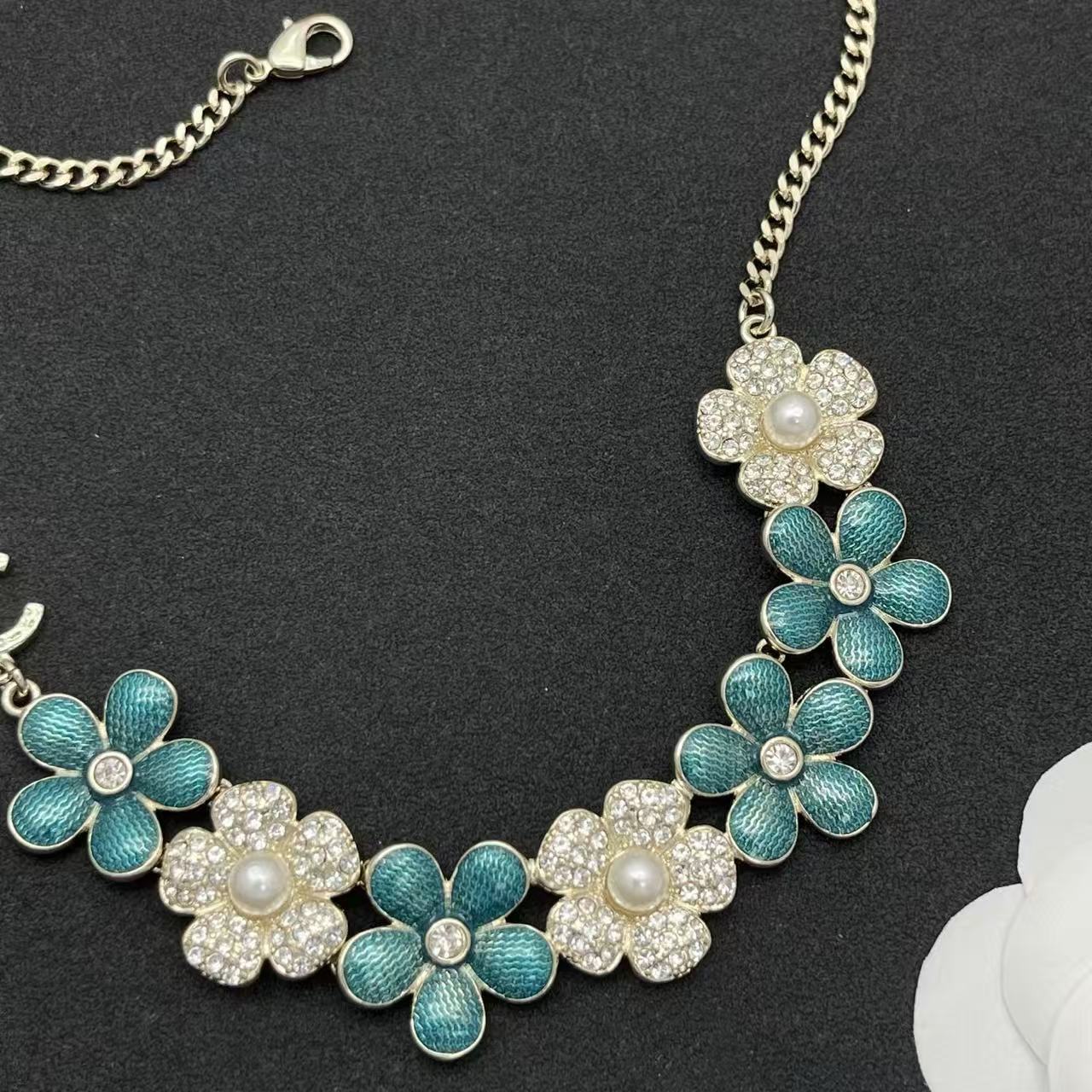 CHANE1 ダブルCフラワーパールネックレス【50％割引+送料無料】