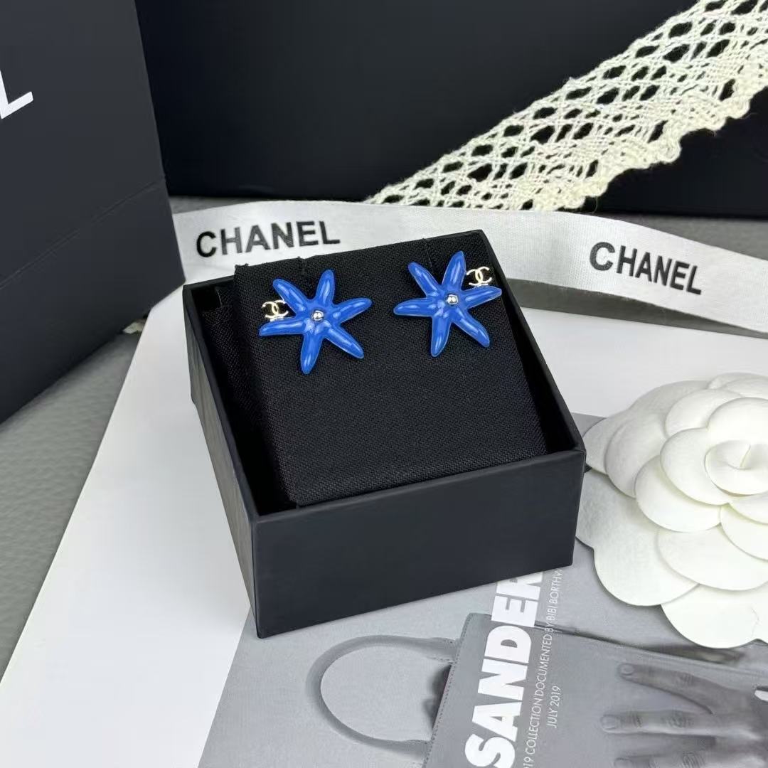 CHANE1 ダブルC エナメルスタッドピアス【50％割引+送料無料】